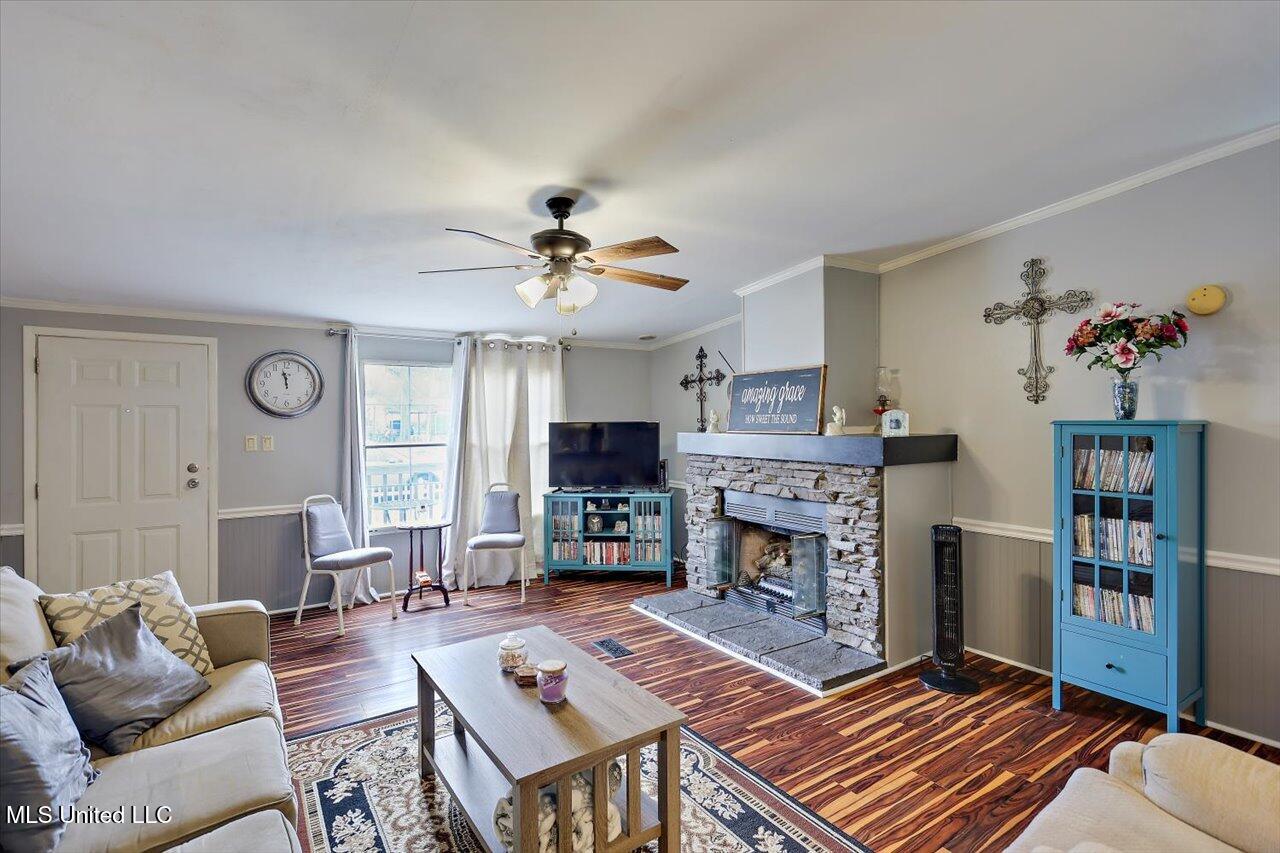 404 Southgate Drive Property Photo 10