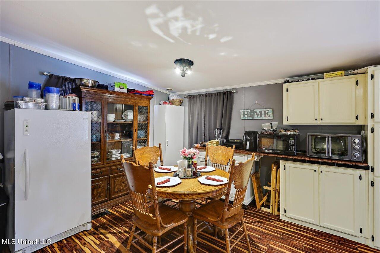 404 Southgate Drive Property Photo 12