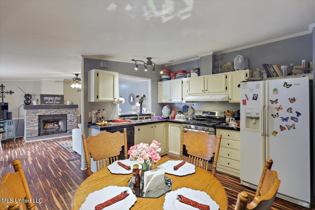 404 Southgate Drive Property Photo 14