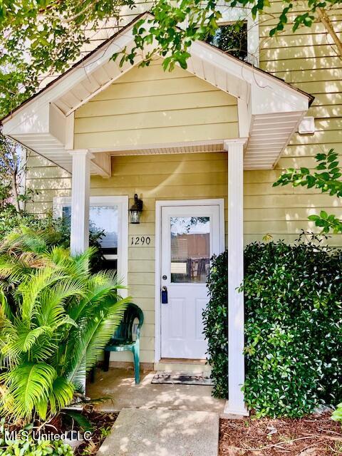 1290 Tropical Cove Property Photo