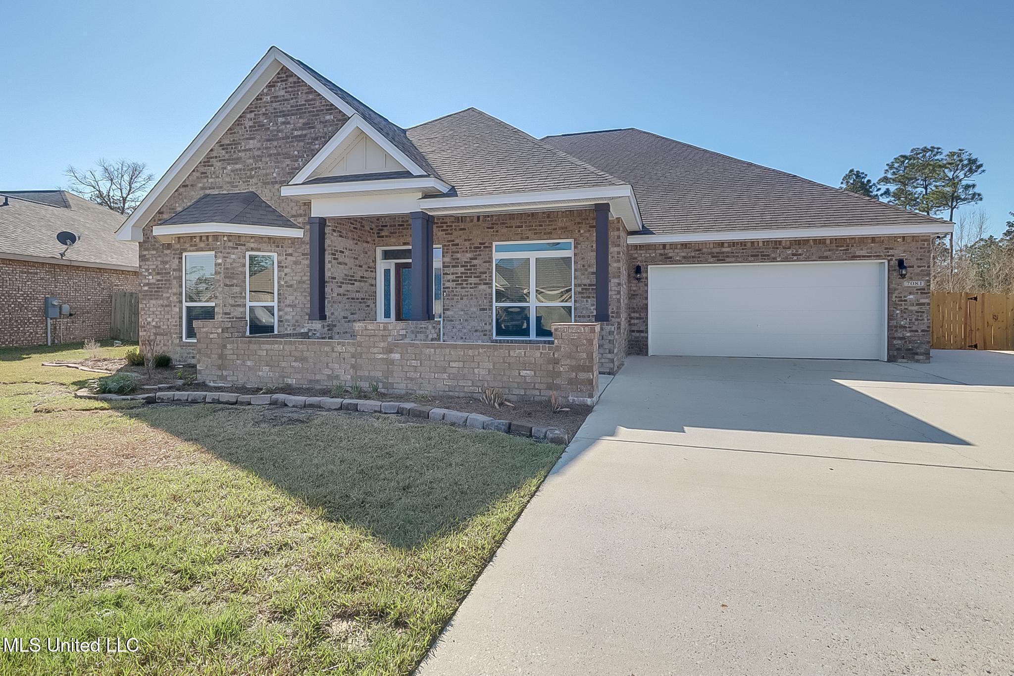 7081 Glen Eagle Drive Property Photo 1