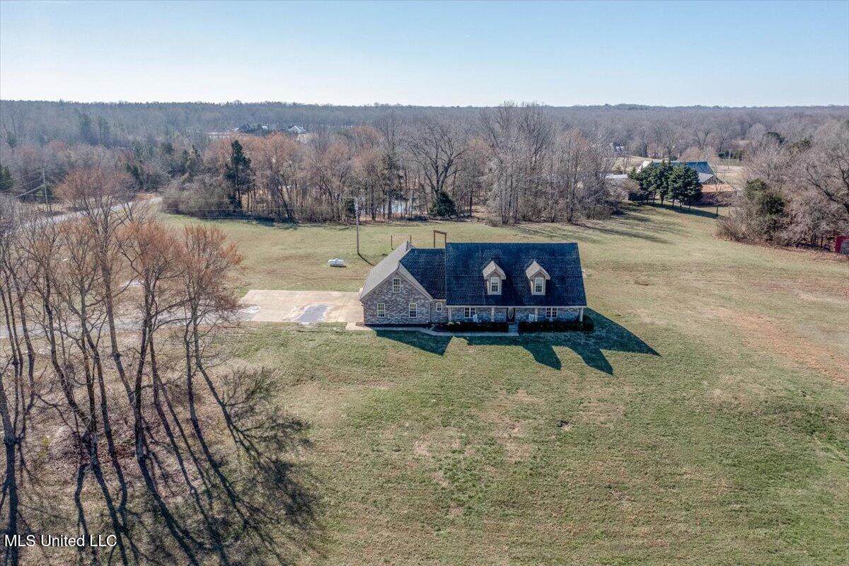 404 Golden Pond Circle Property Photo 1