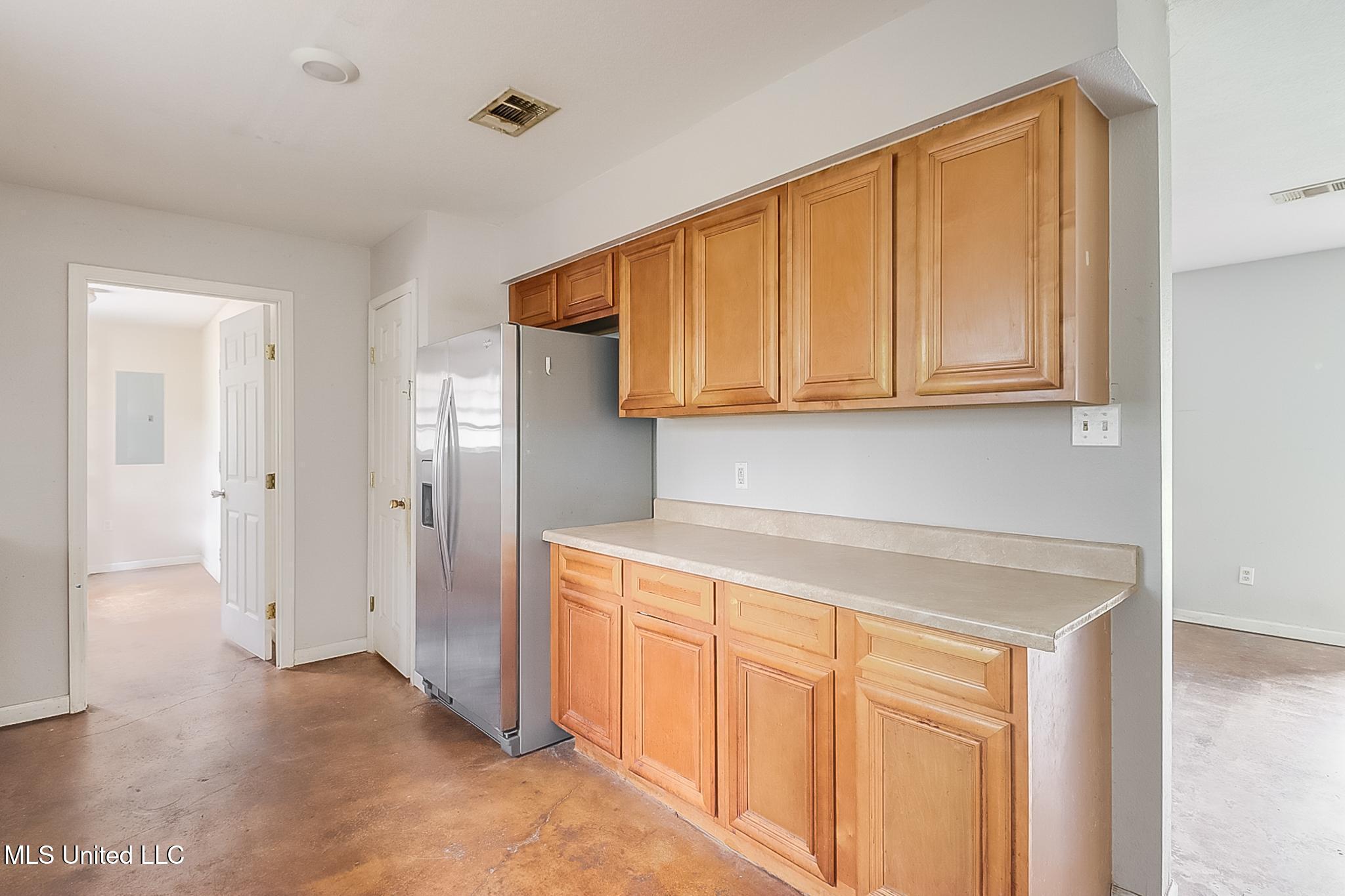 403 Combel Street Property Photo 5