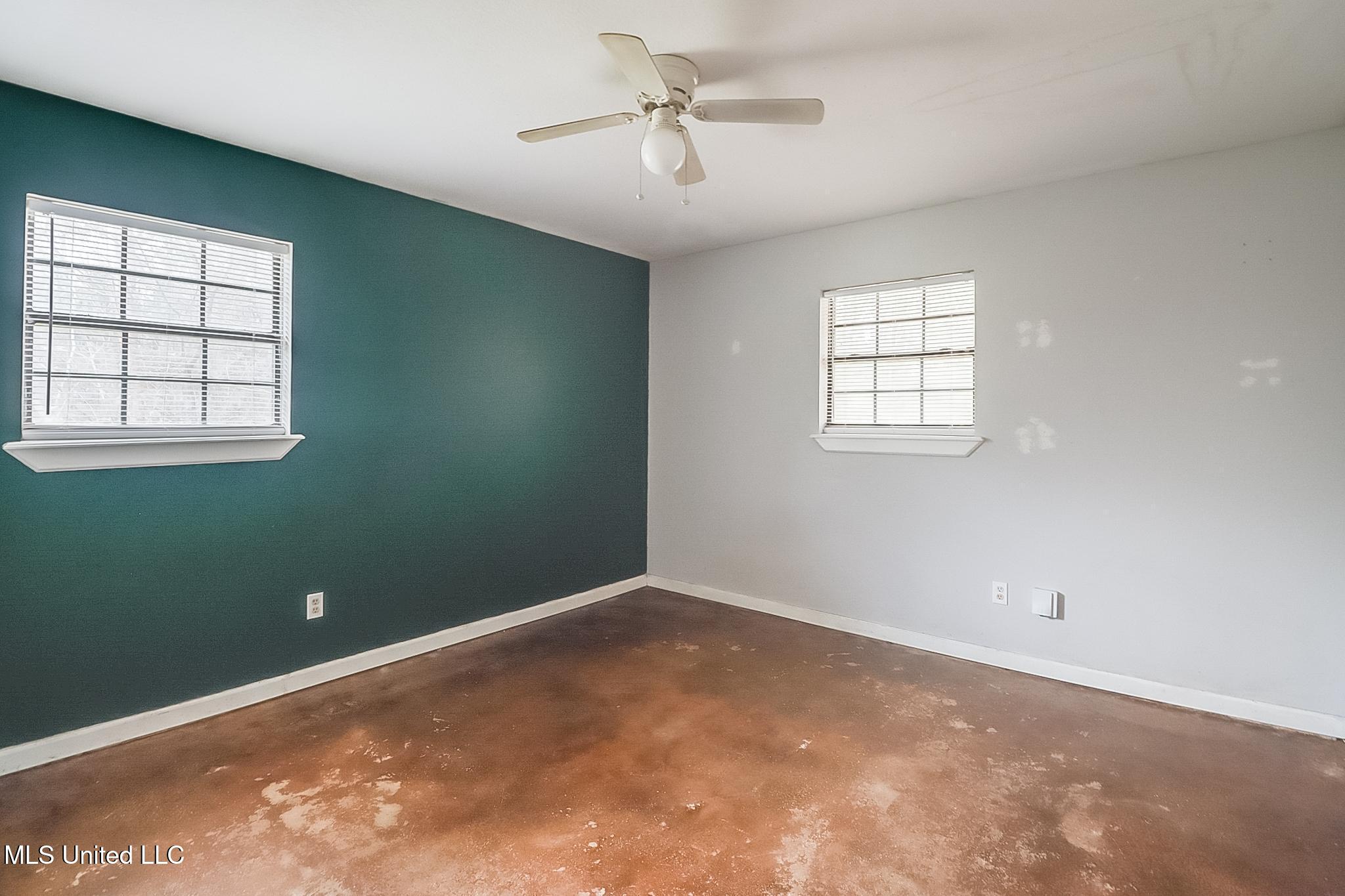 403 Combel Street Property Photo 8