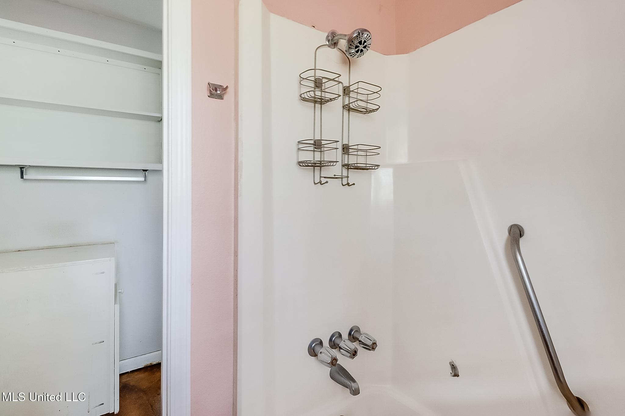 403 Combel Street Property Photo 11