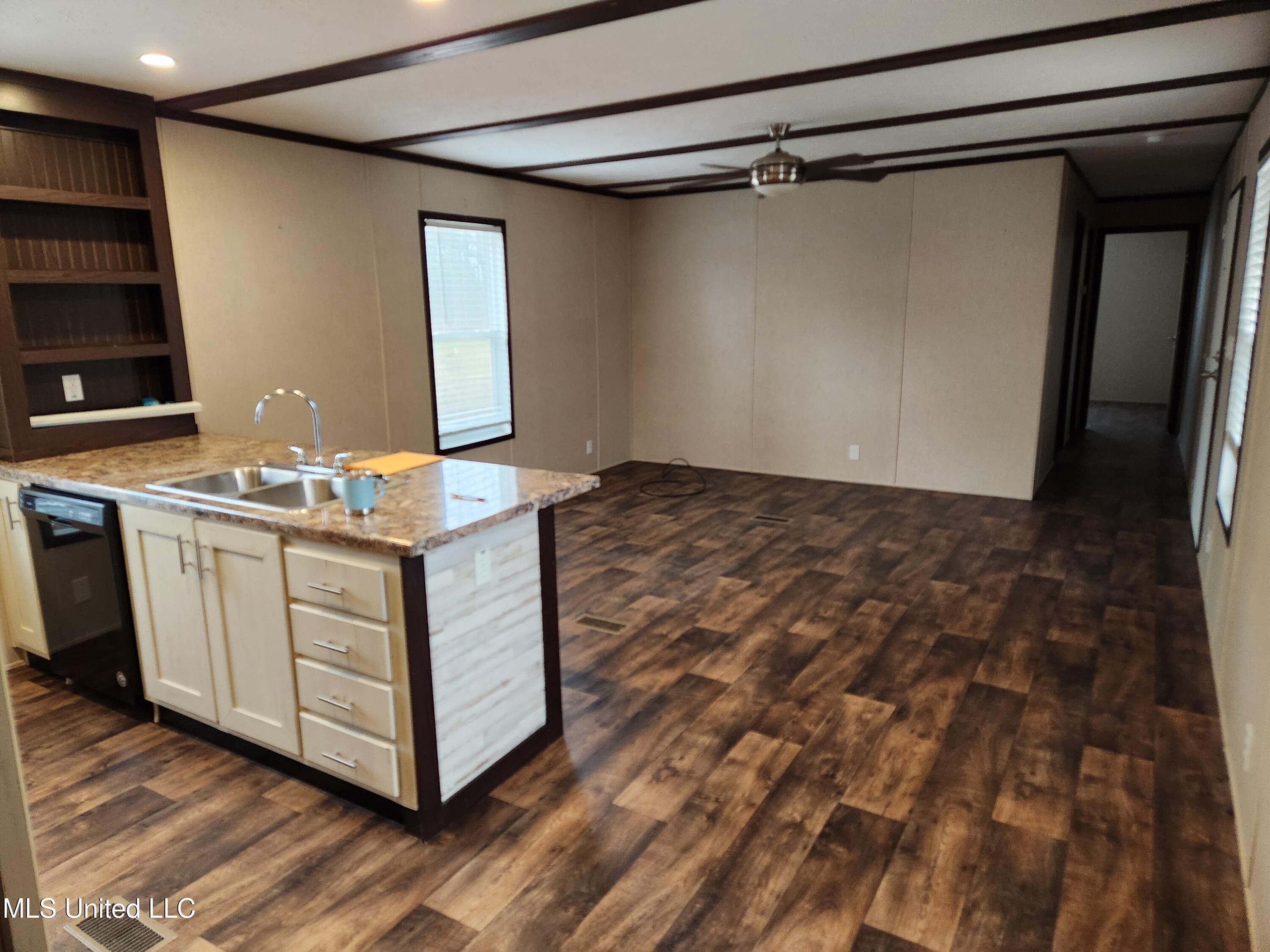 379 Maple Street Property Photo 4