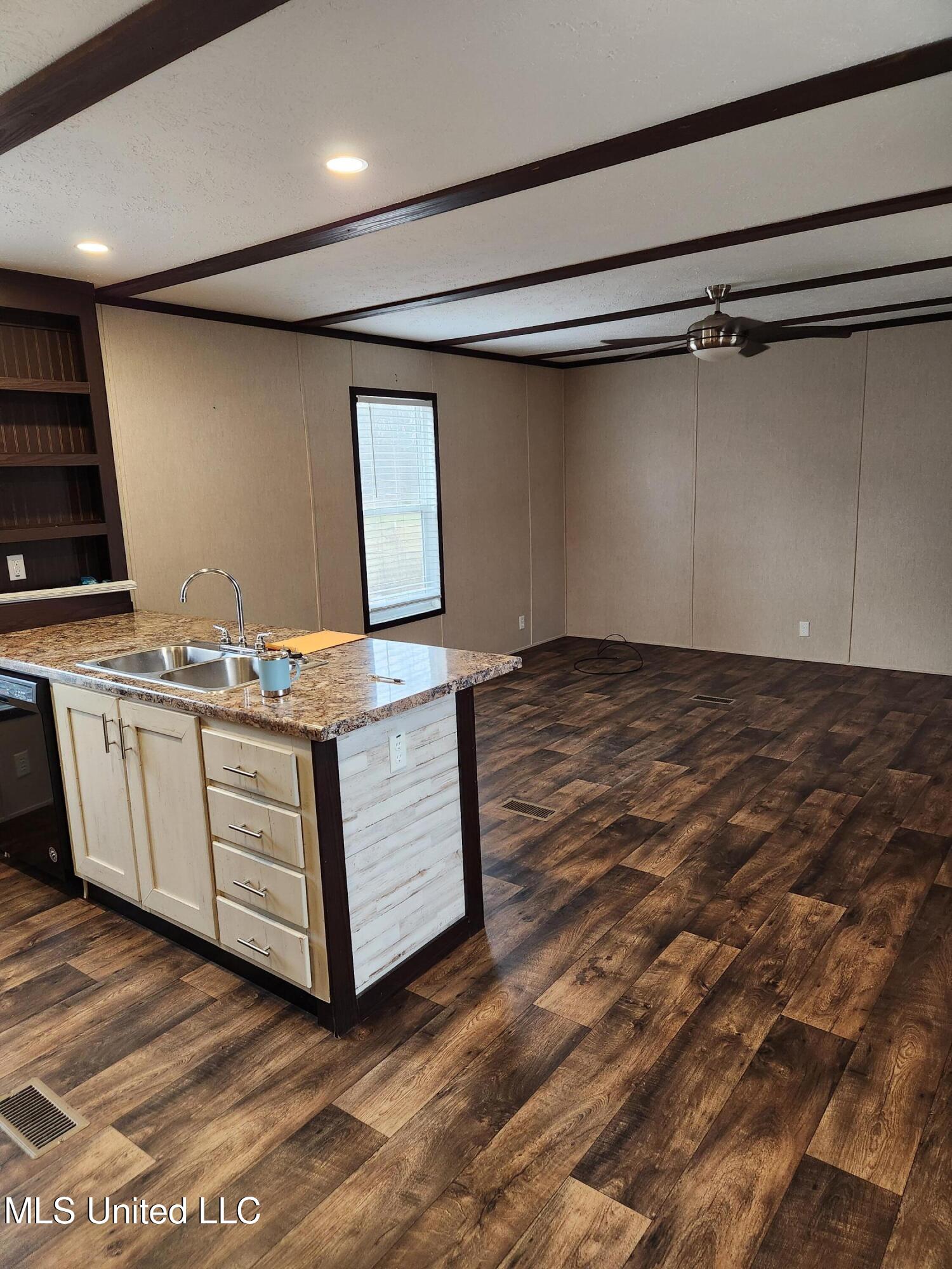 379 Maple Street Property Photo 6