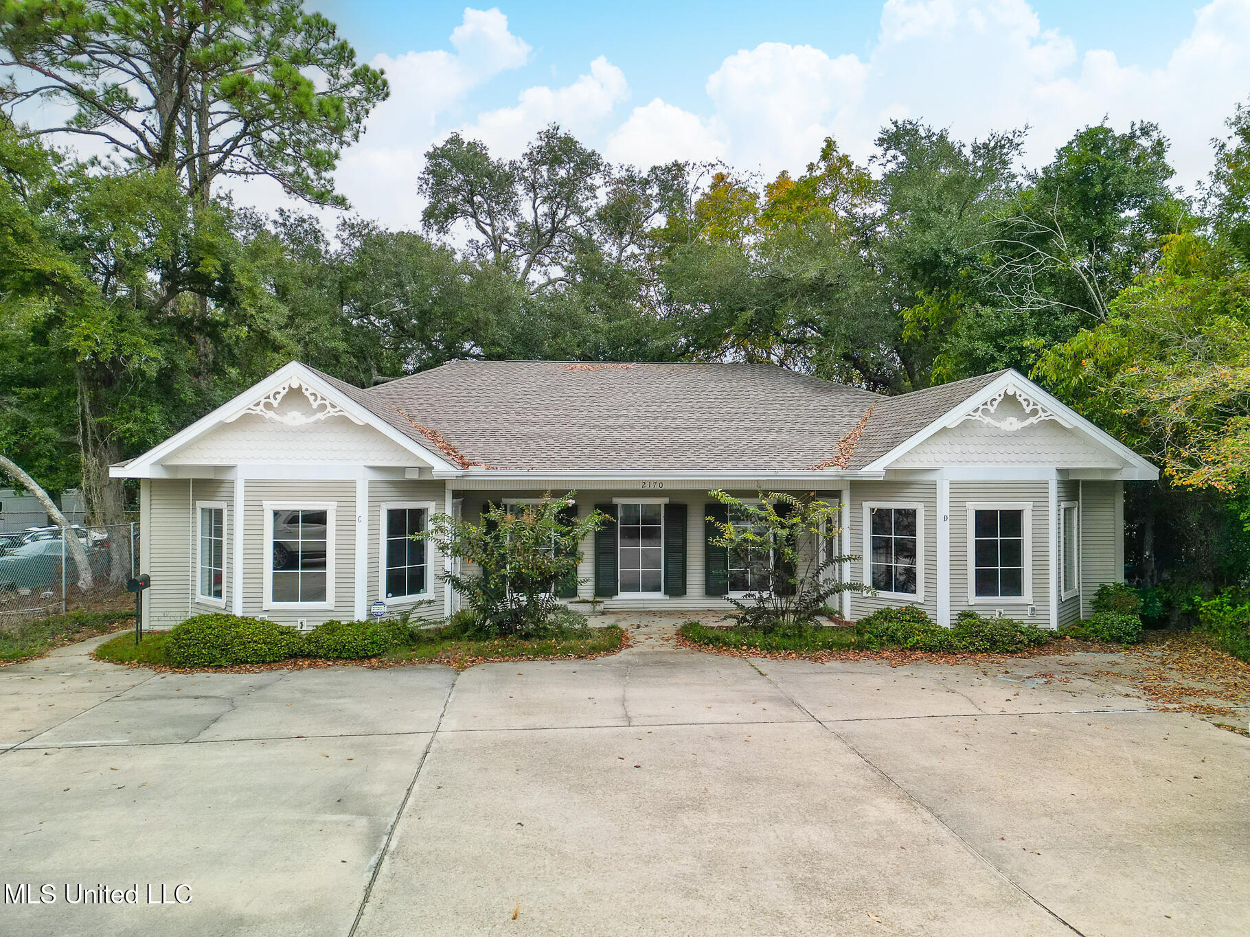 2170 E Pass Road Property Photo 1