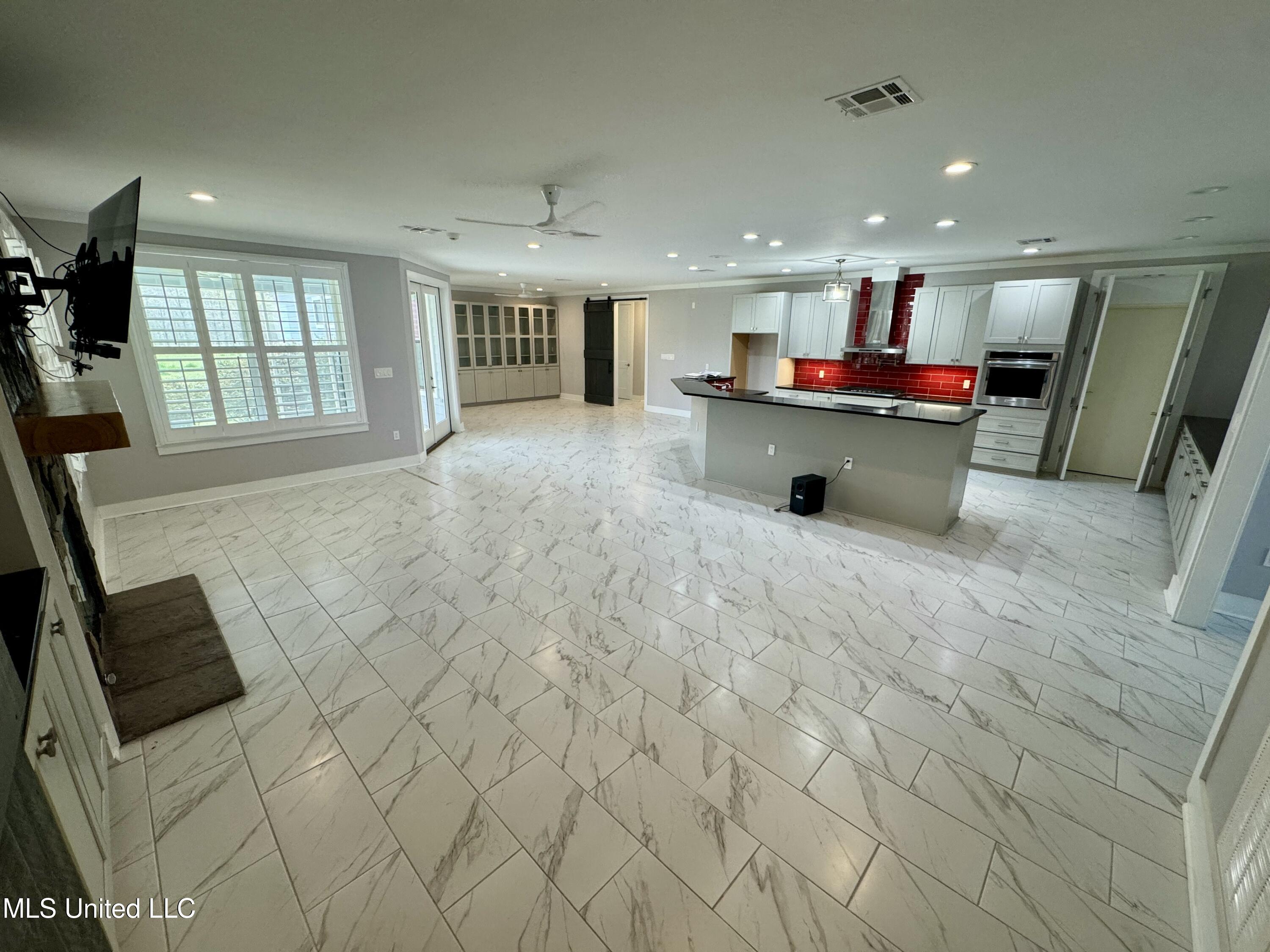 374 Fox Road Property Photo 7