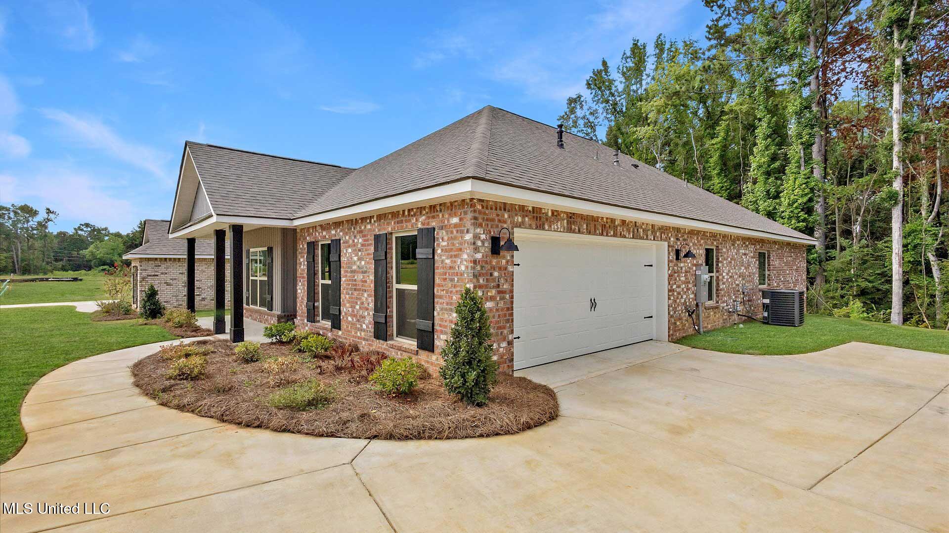 430 Piney Drive Property Photo 3