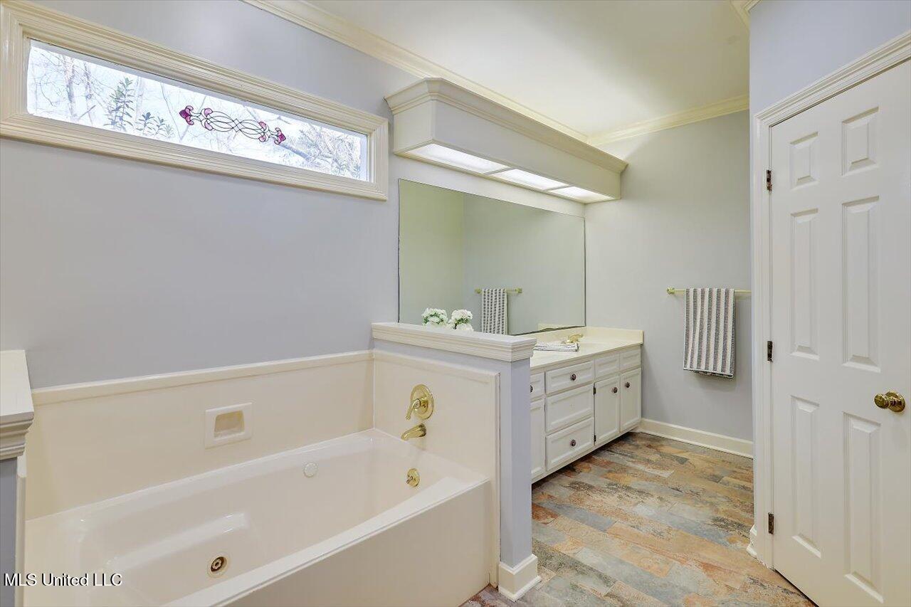 122 Sugaloch Cove Property Photo 17