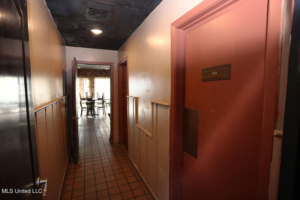 1439 University Boulevard Property Photo 12