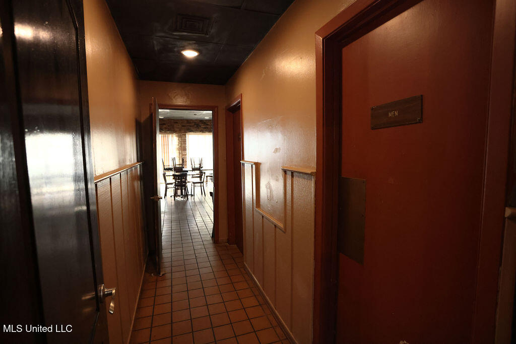 1439 University Boulevard Property Photo 13