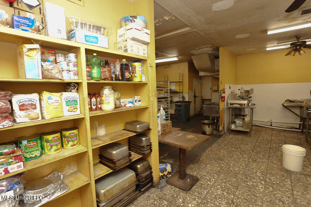 1439 University Boulevard Property Photo 18