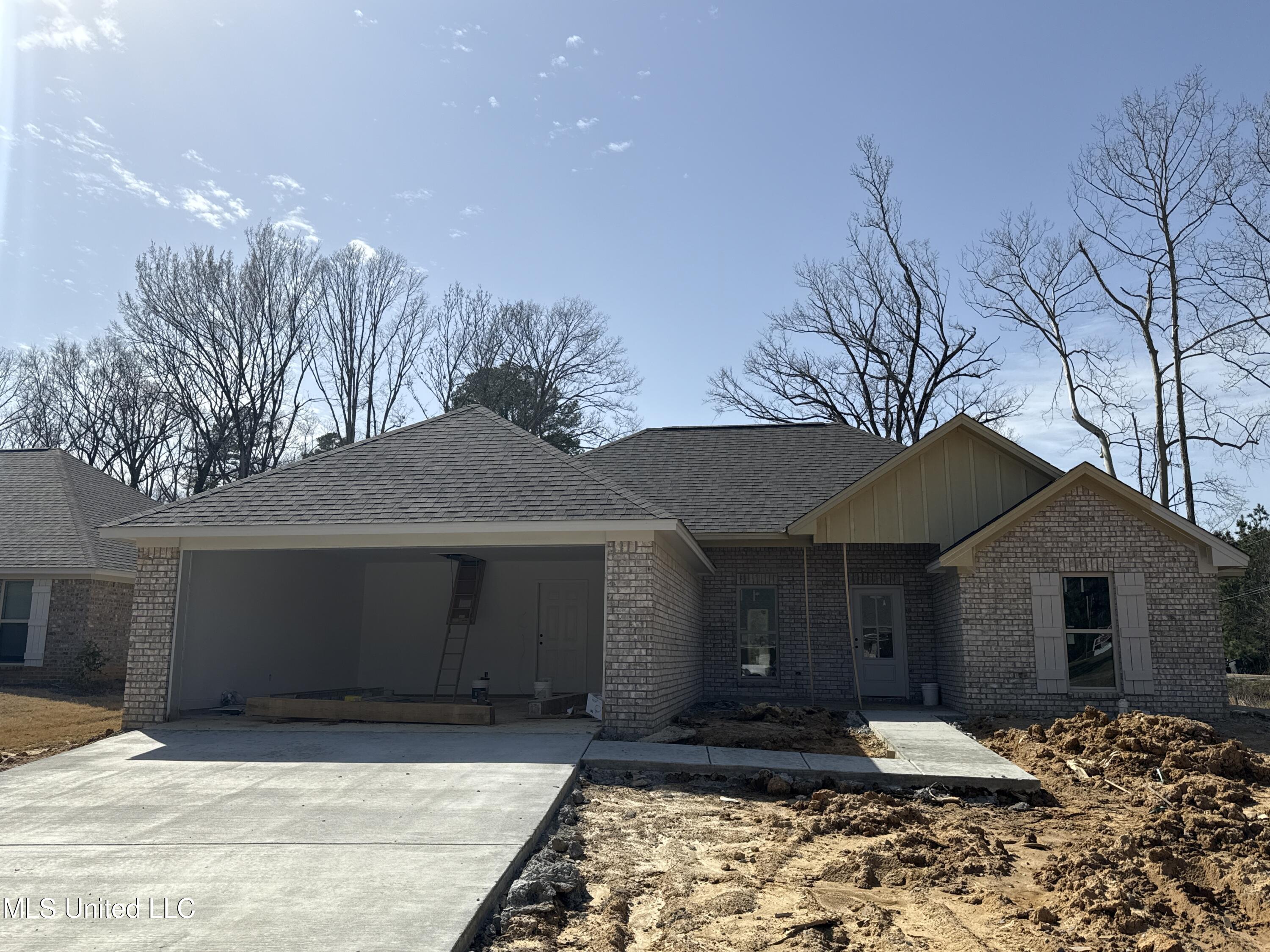 702 Tower Ridge Cove Property Photo 1