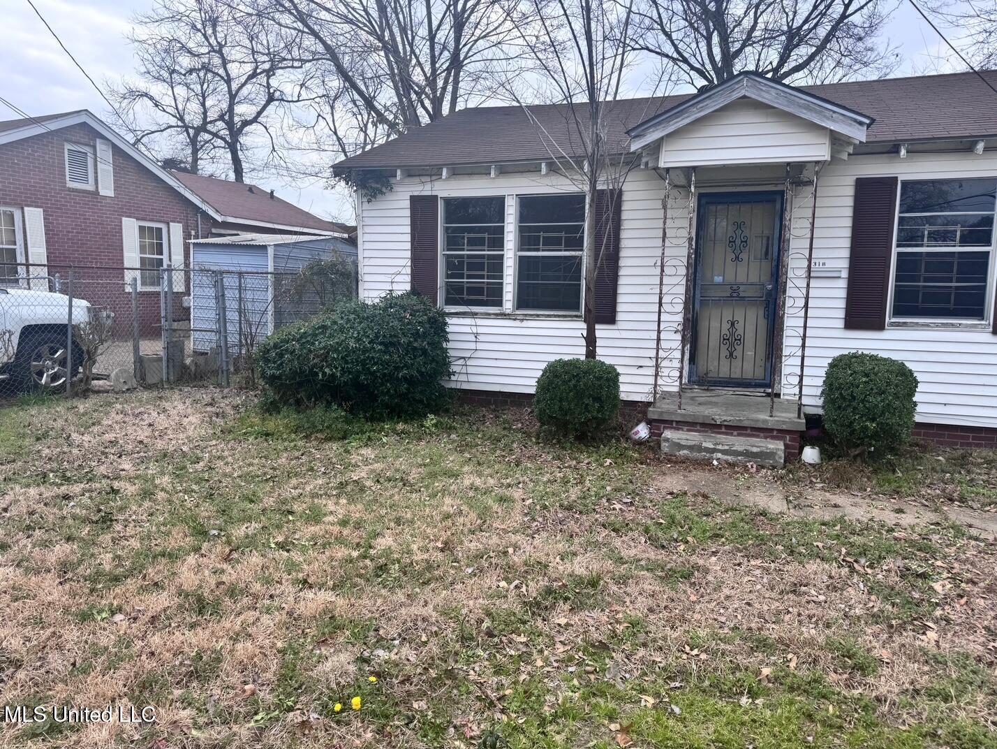 1318 W Rosemont Avenue Property Photo 1