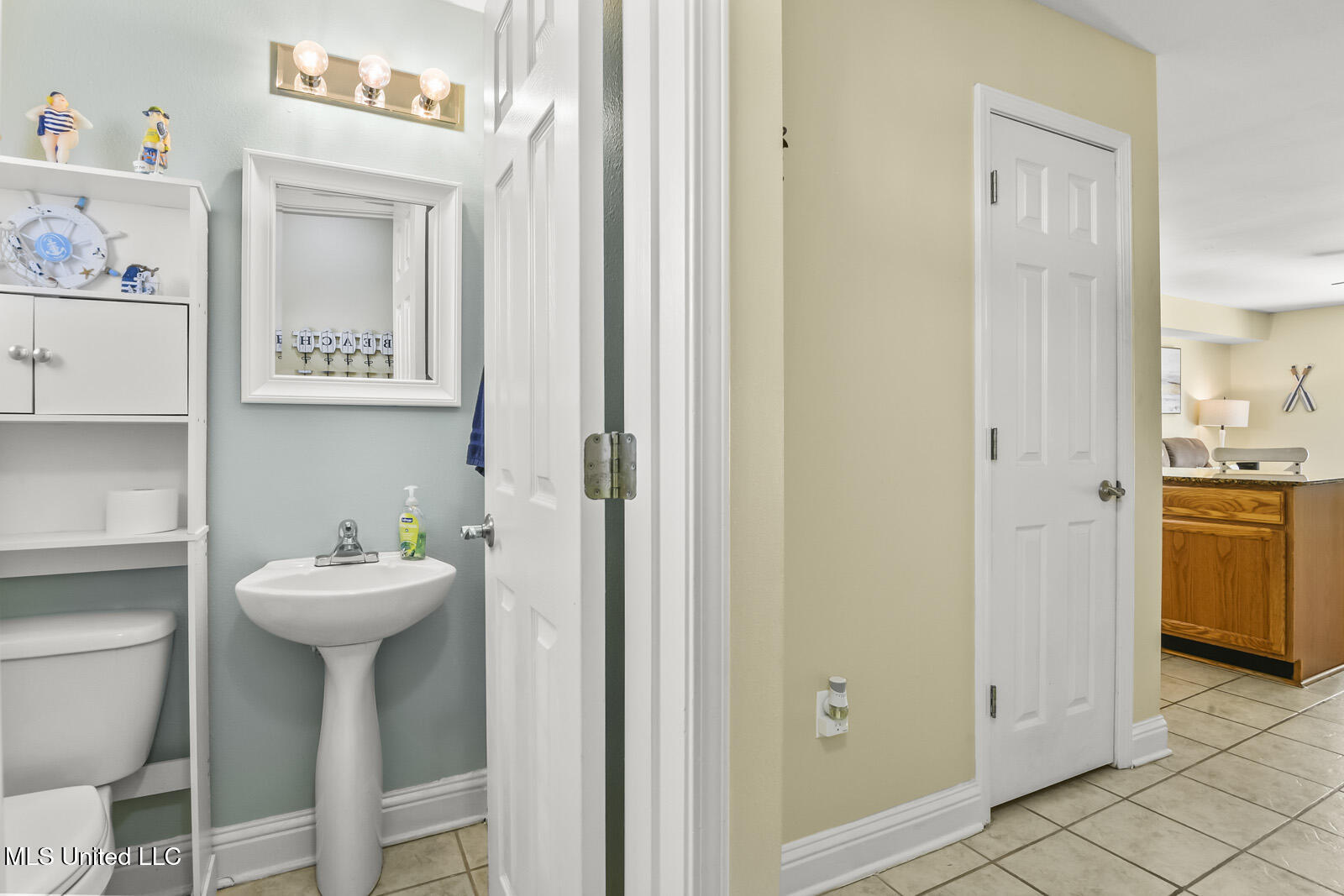 1664 Beach Boulevard Property Photo 9