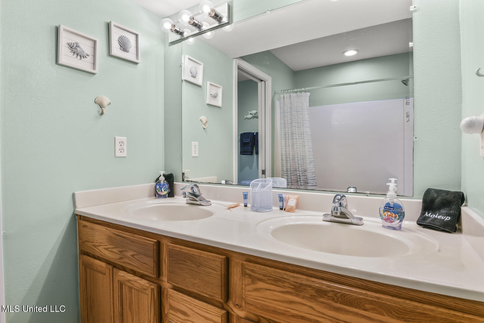 1664 Beach Boulevard Property Photo 10