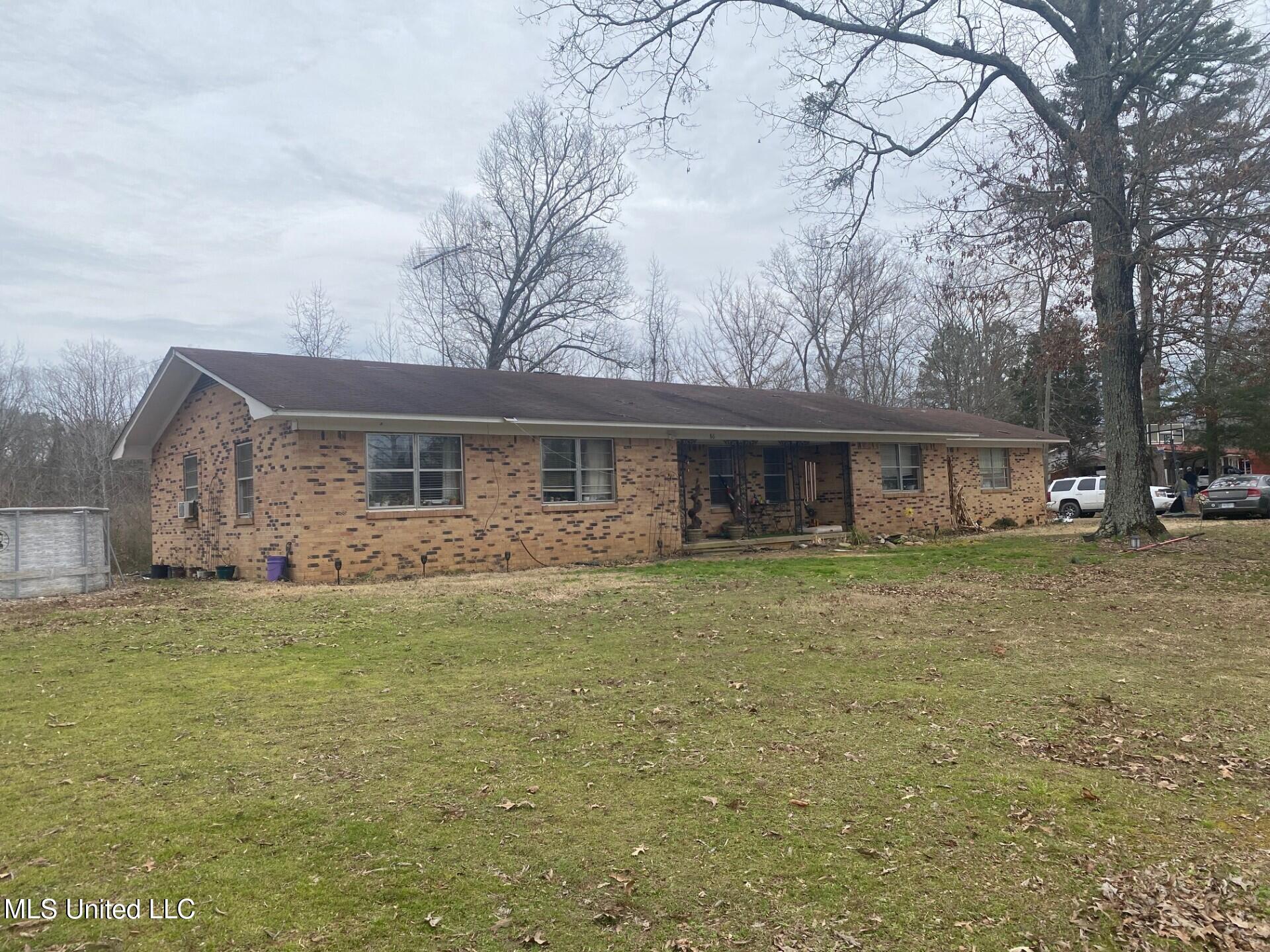 86 County Road 221 Property Photo 1