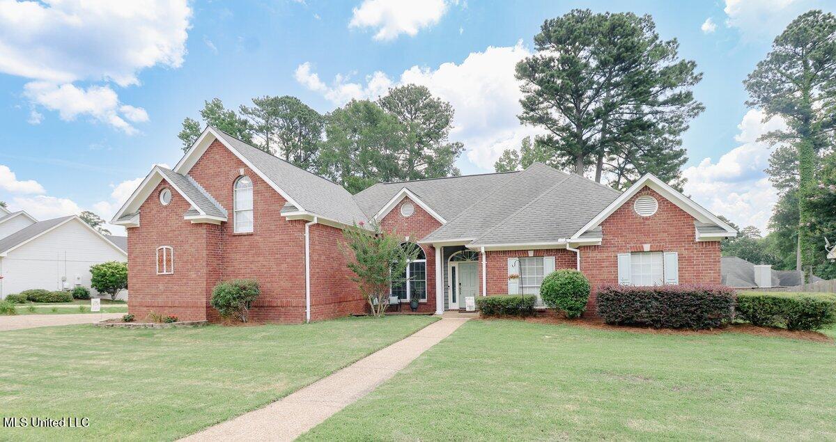 513 Windsor Drive Property Photo 1