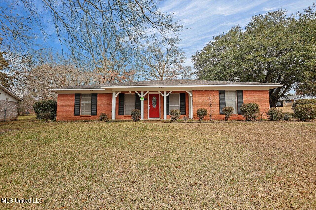 126 Mayfair Drive Property Photo 1