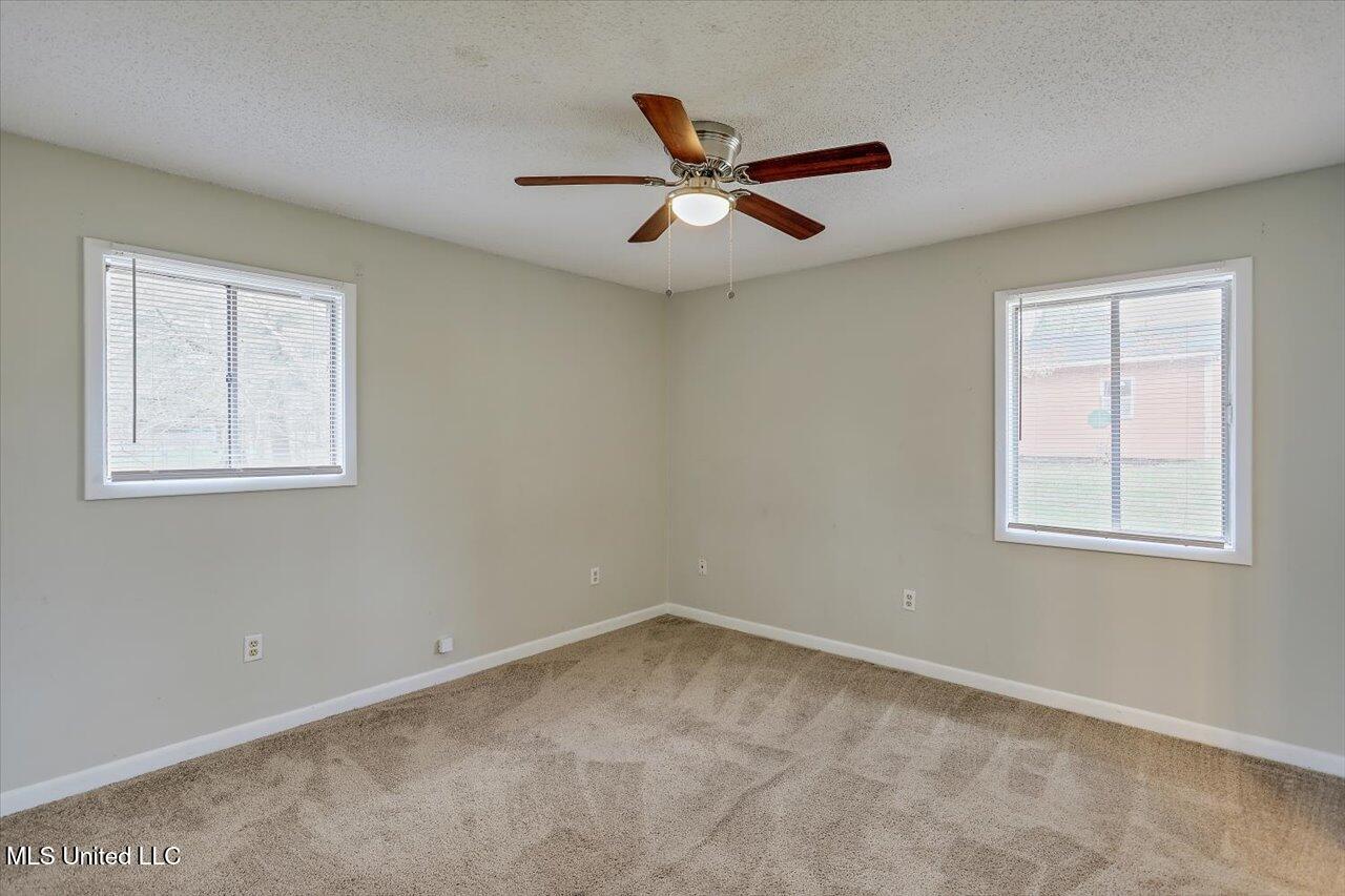 126 Mayfair Drive Property Photo 7