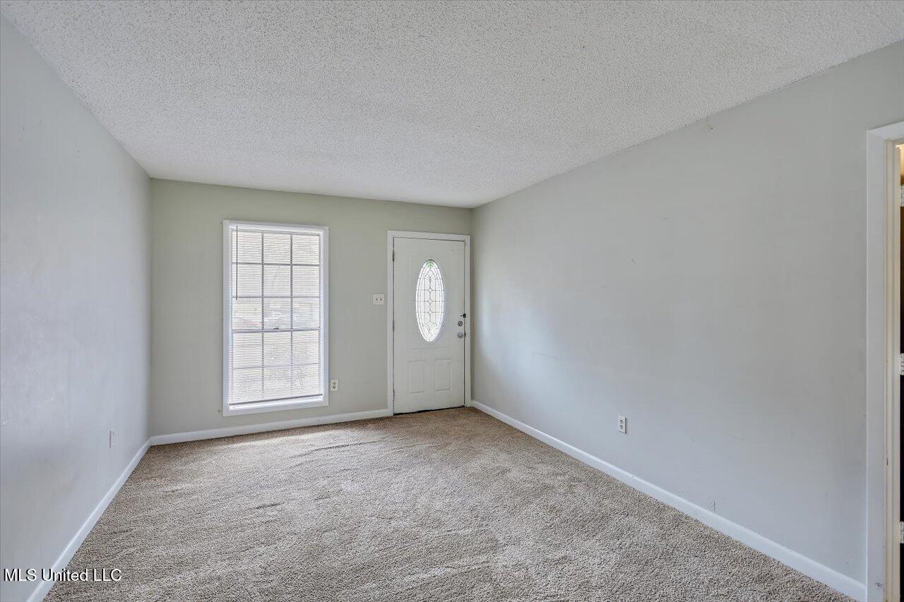 126 Mayfair Drive Property Photo 8