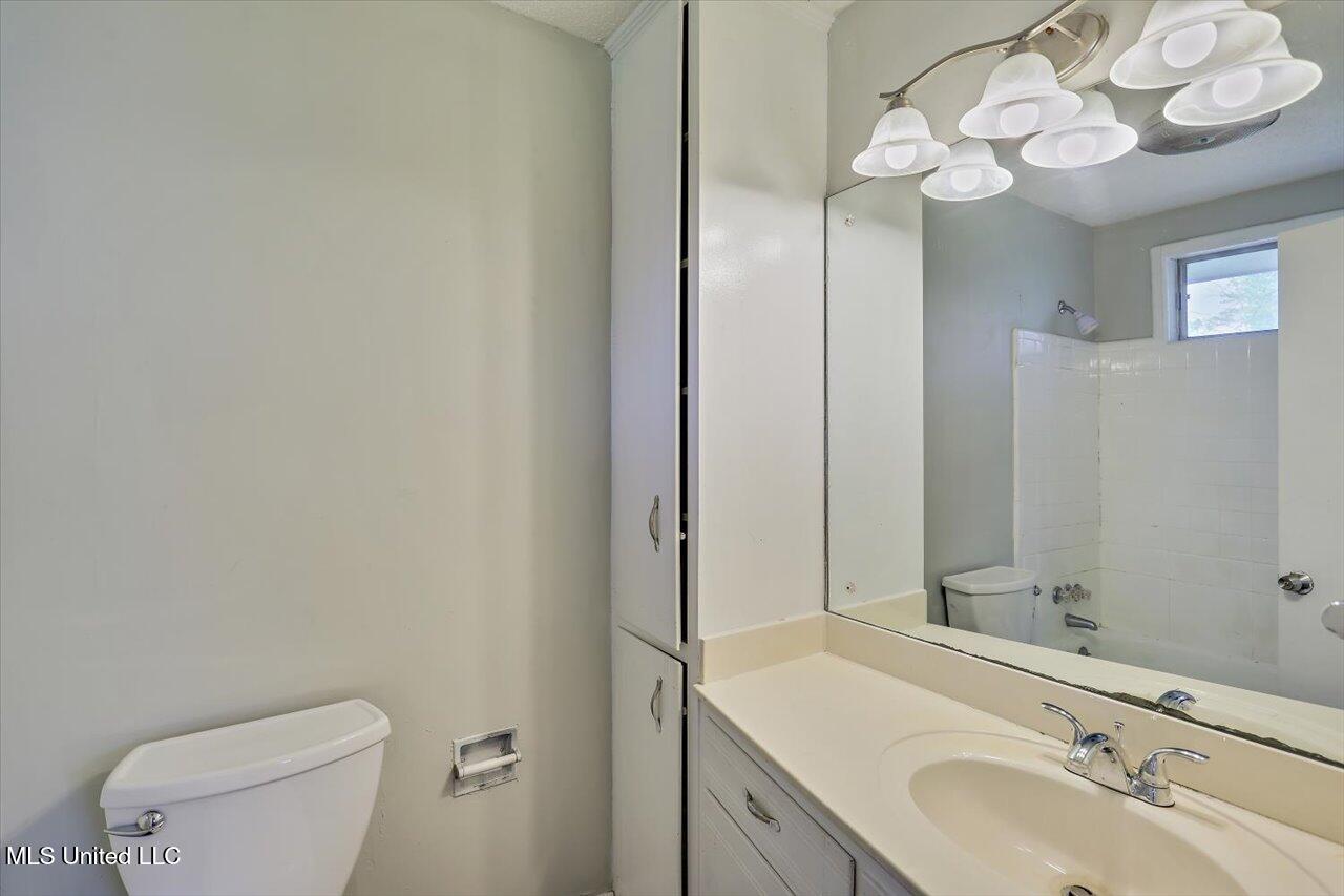 126 Mayfair Drive Property Photo 23