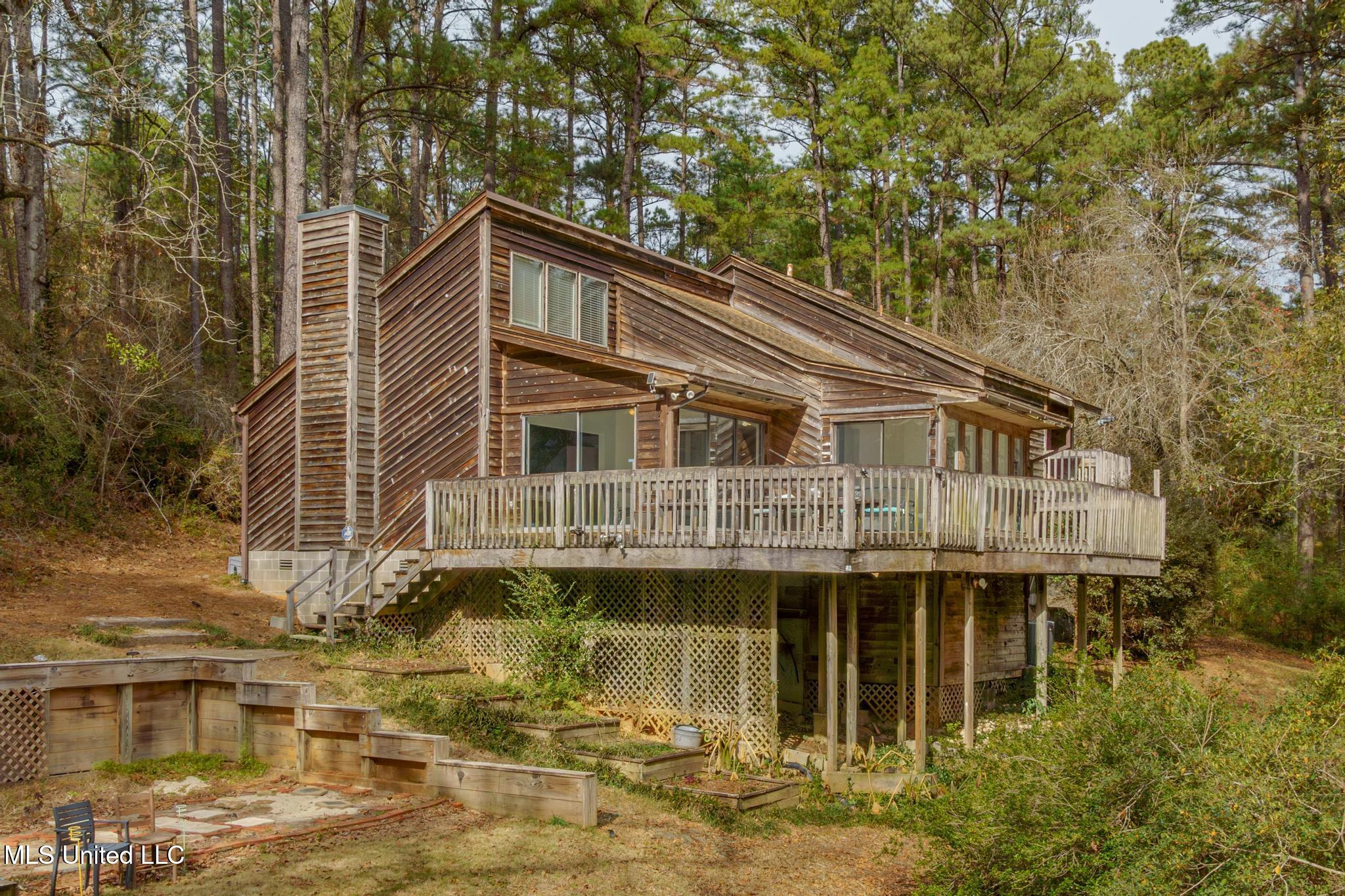 218 Buccaneer Drive Property Photo 1