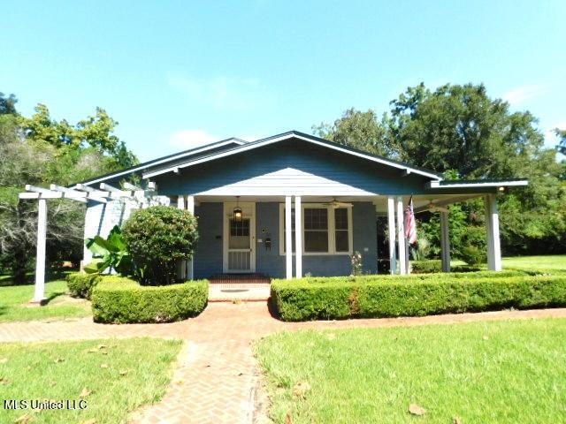 125 Riverside Street Property Photo 1