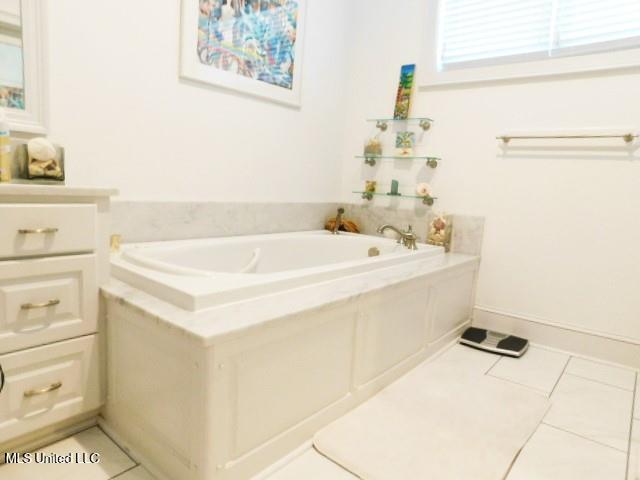 125 Riverside Street Property Photo 14