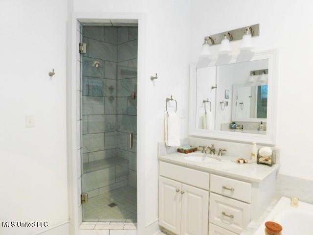 125 Riverside Street Property Photo 15