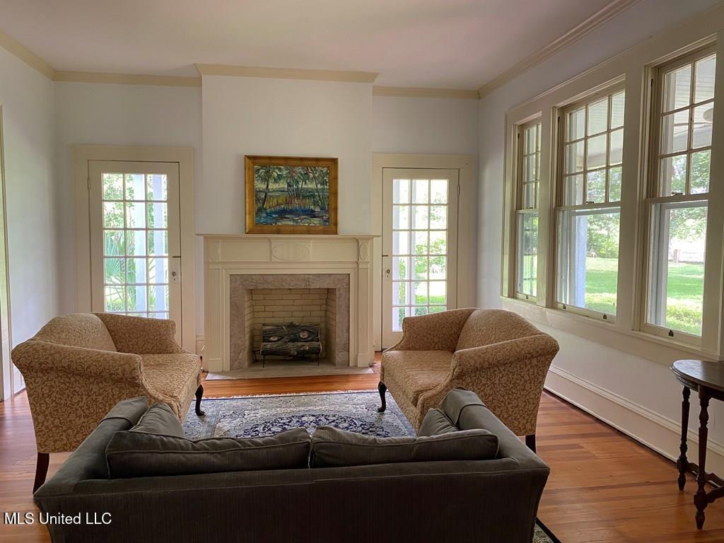 125 Riverside Street Property Photo 19