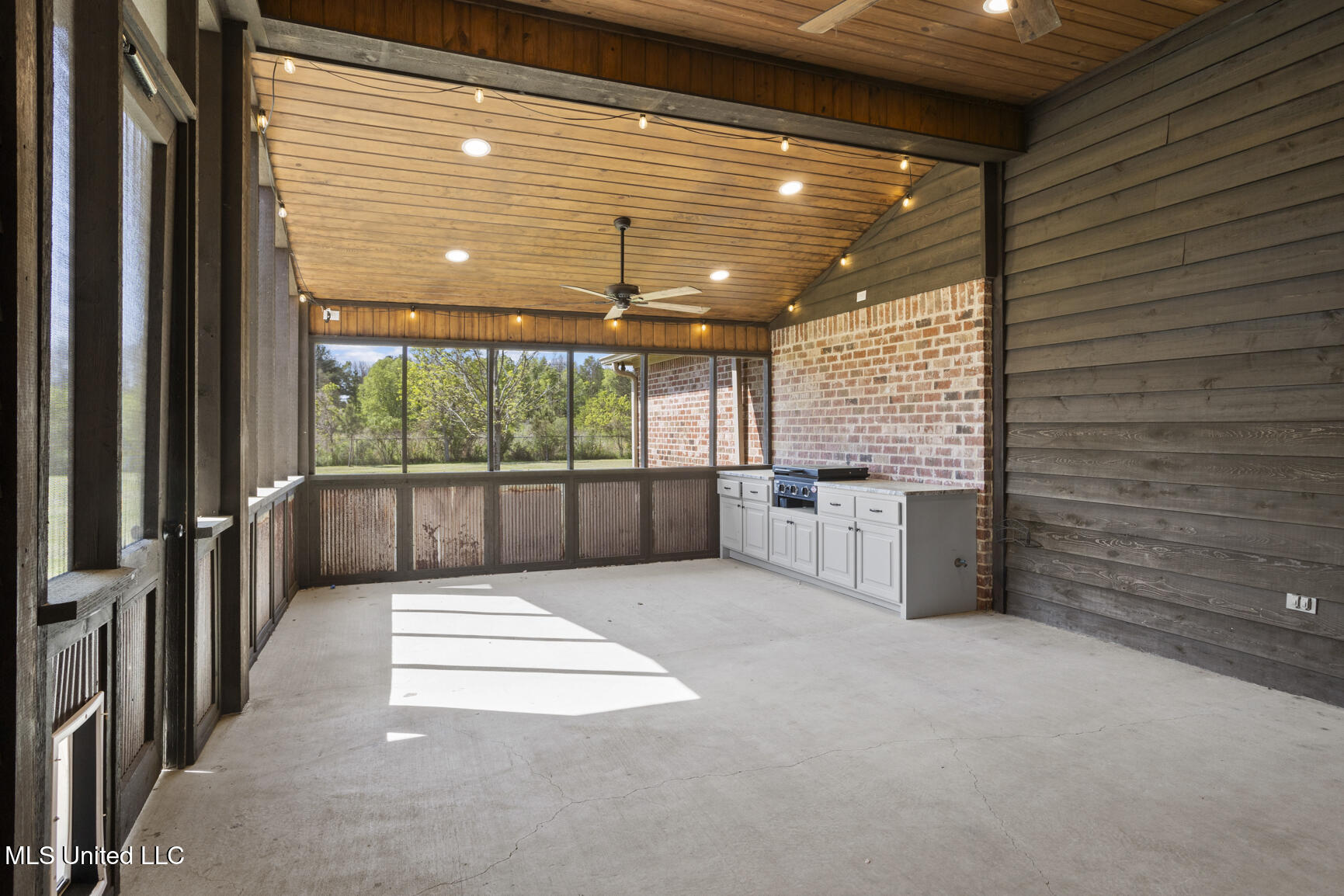 127 Bonne Vie Drive Property Photo 36