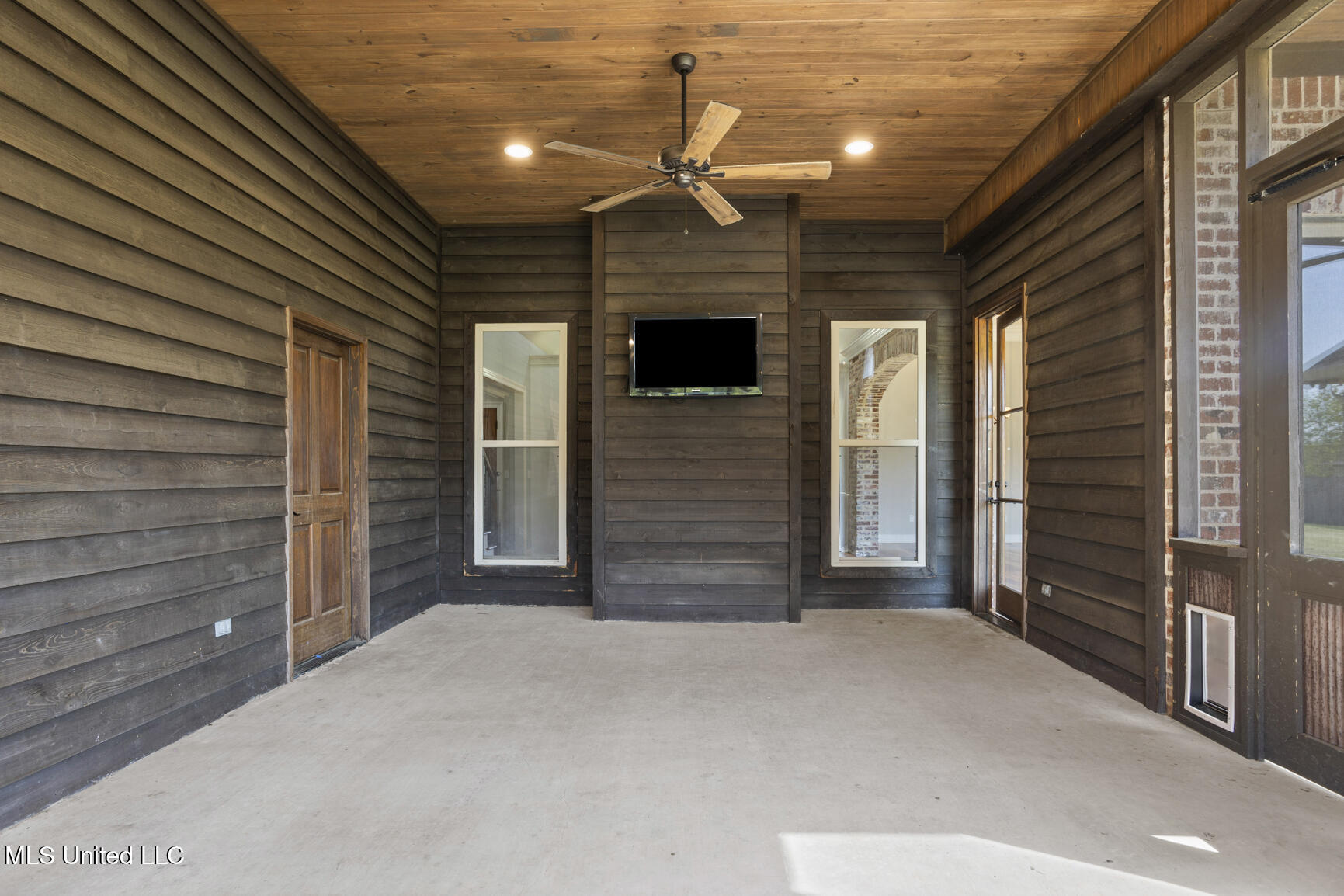 127 Bonne Vie Drive Property Photo 38