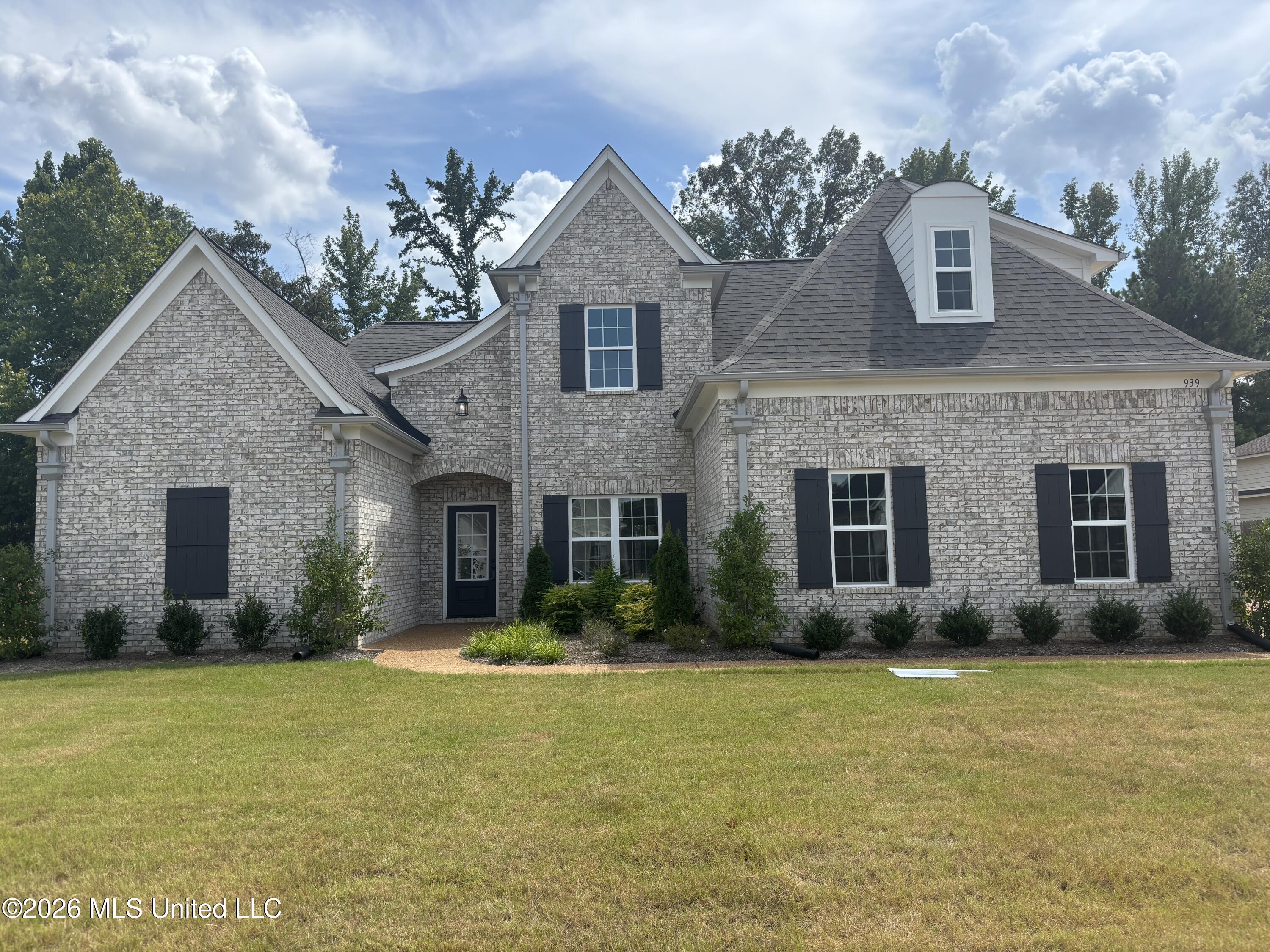 939 Buttermilk Drive Property Photo 1