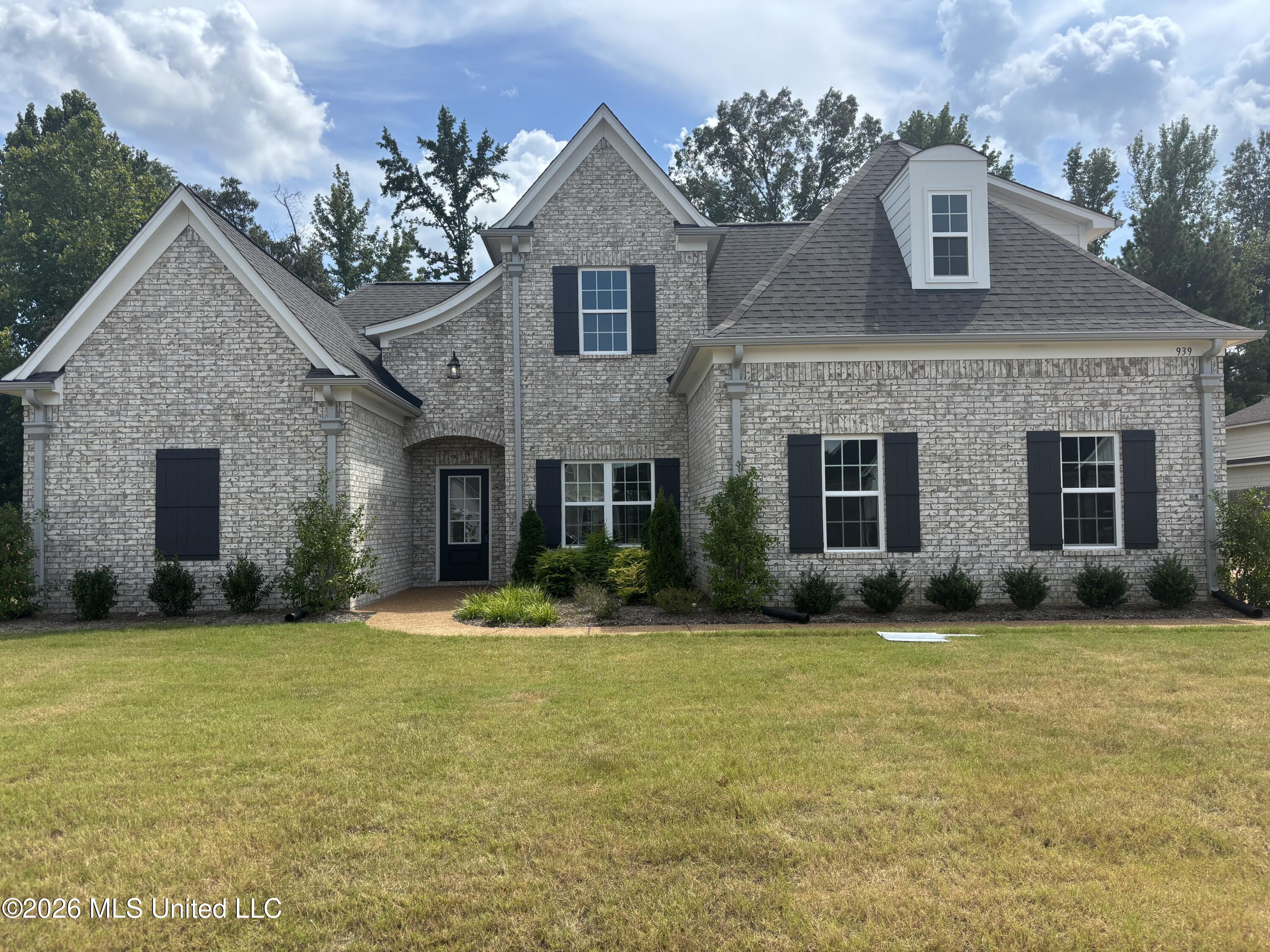 939 Buttermilk Drive Property Photo 1