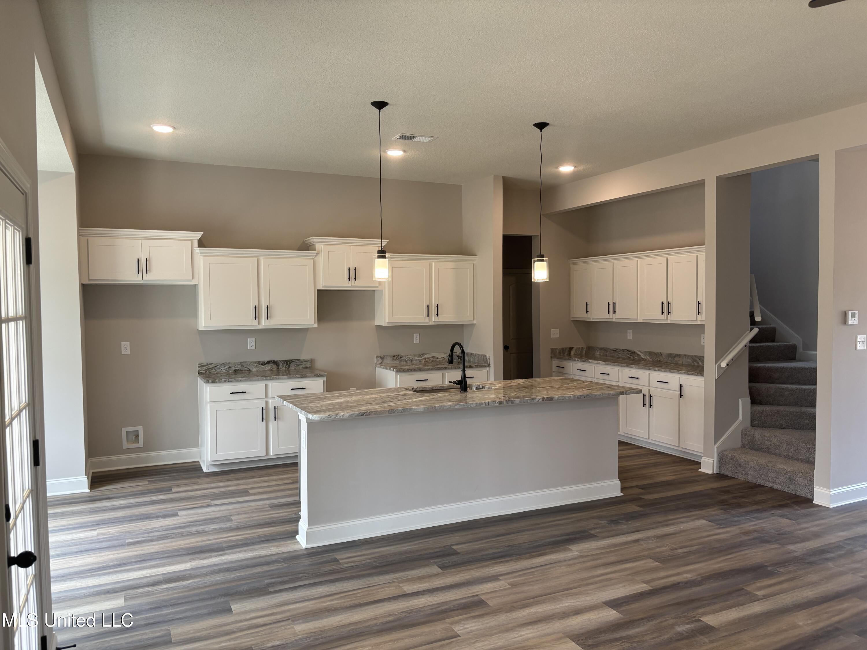 939 Buttermilk Drive Property Photo 3