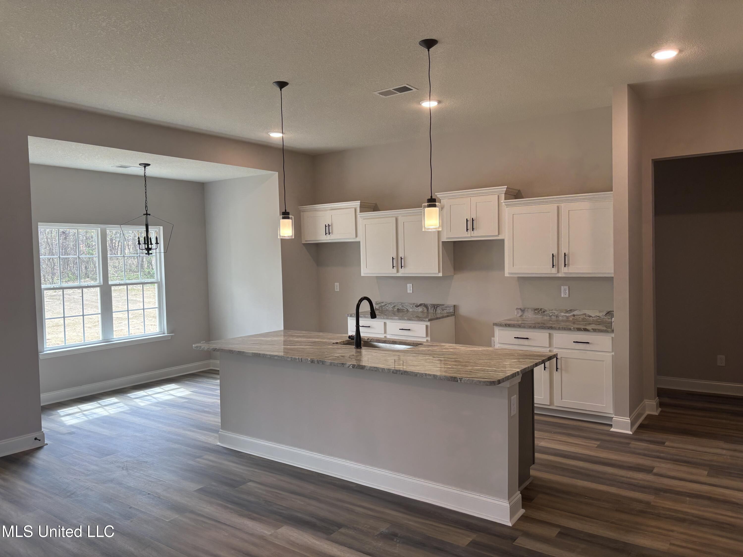 939 Buttermilk Drive Property Photo 4