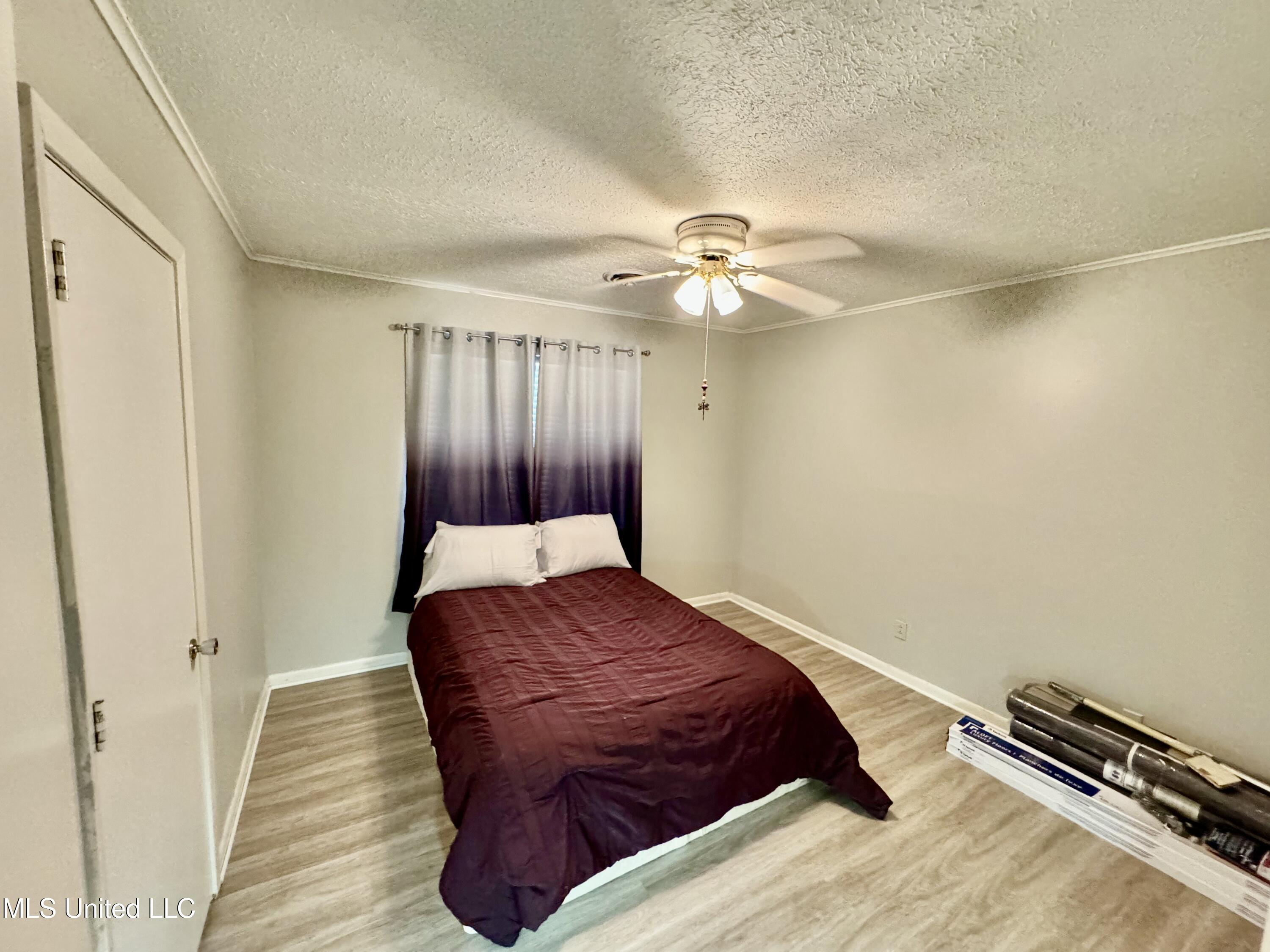 1846 Woodlawn Ave Avenue Property Photo 13