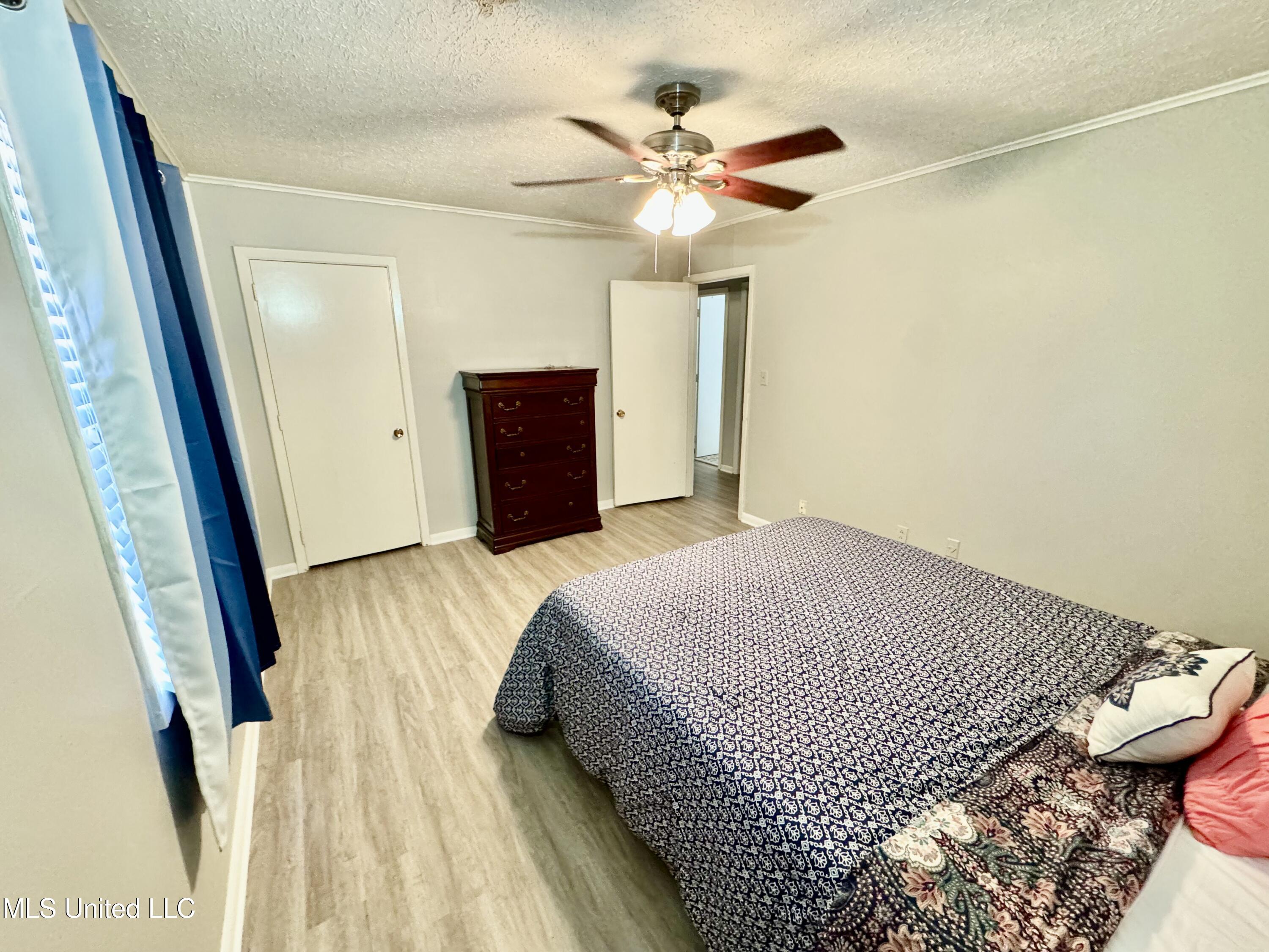 1846 Woodlawn Ave Avenue Property Photo 17