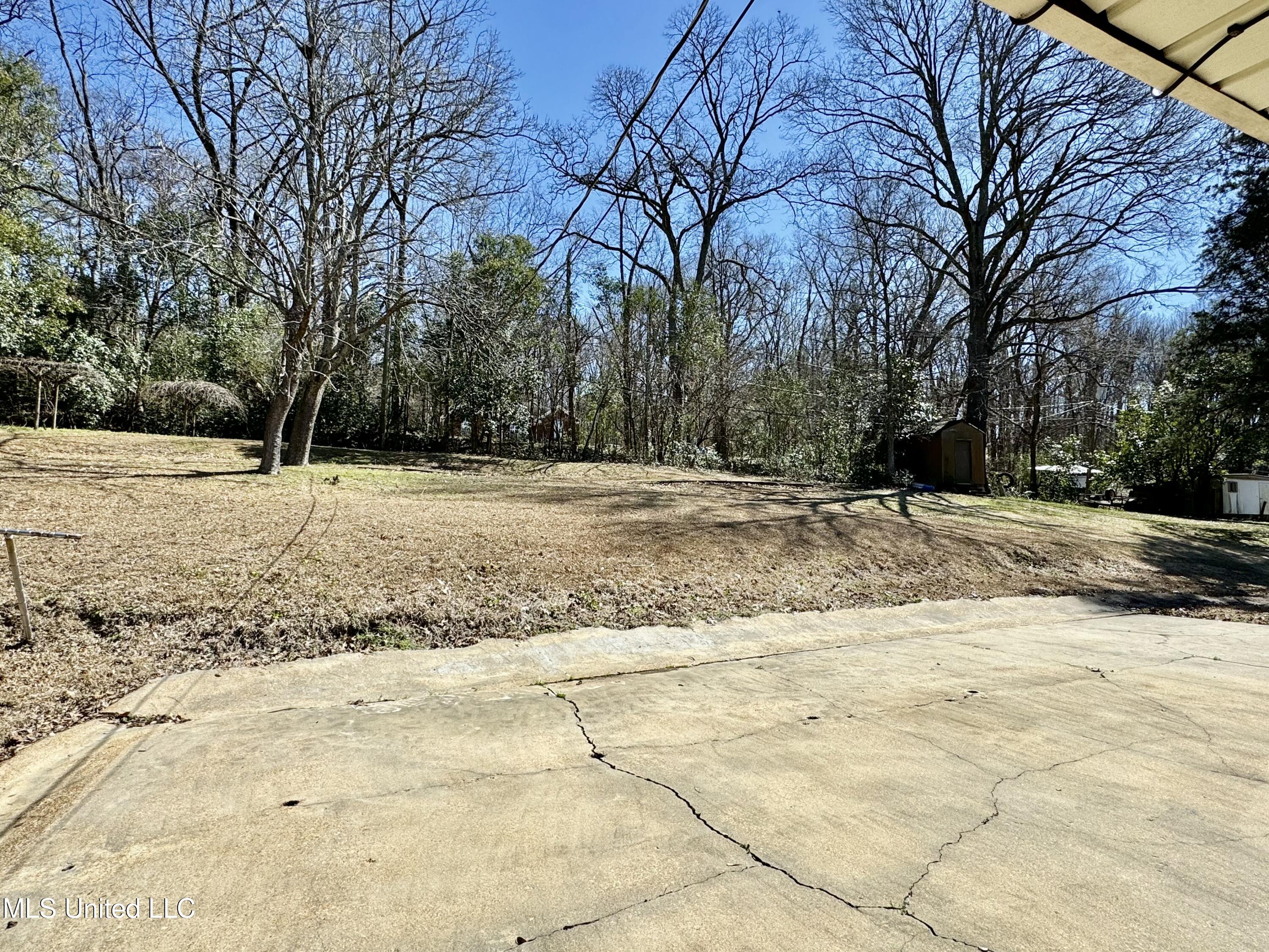 1846 Woodlawn Ave Avenue Property Photo 22