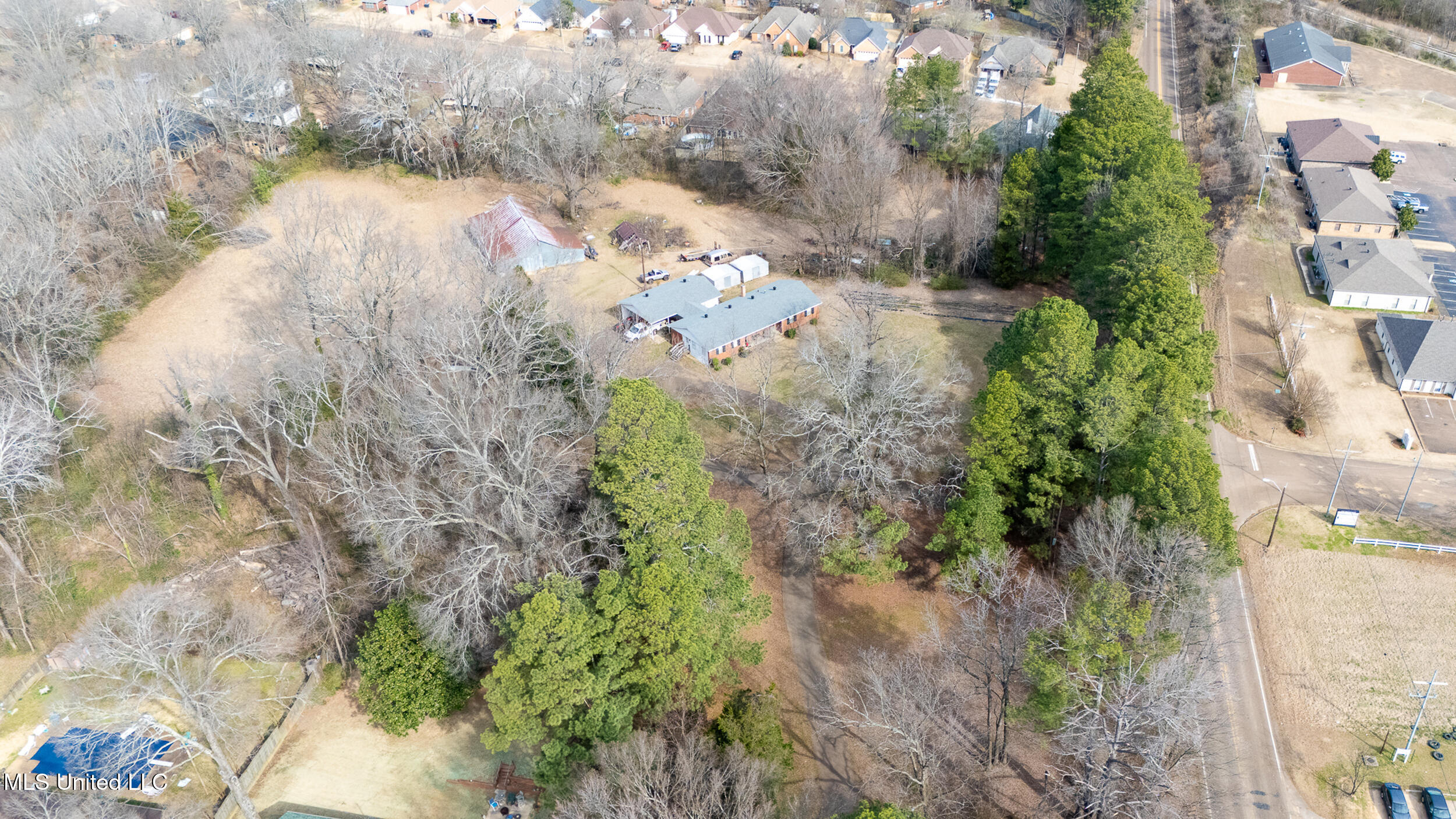 2035 Hwy 51 Property Photo 3