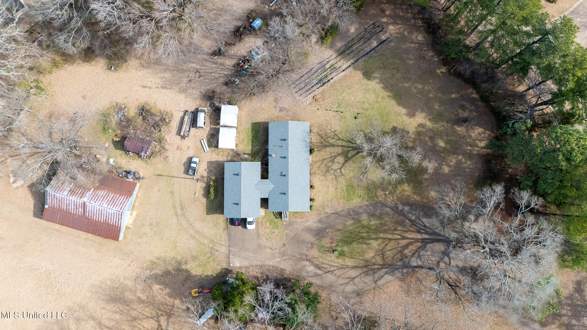 2035 Hwy 51 Property Photo 5