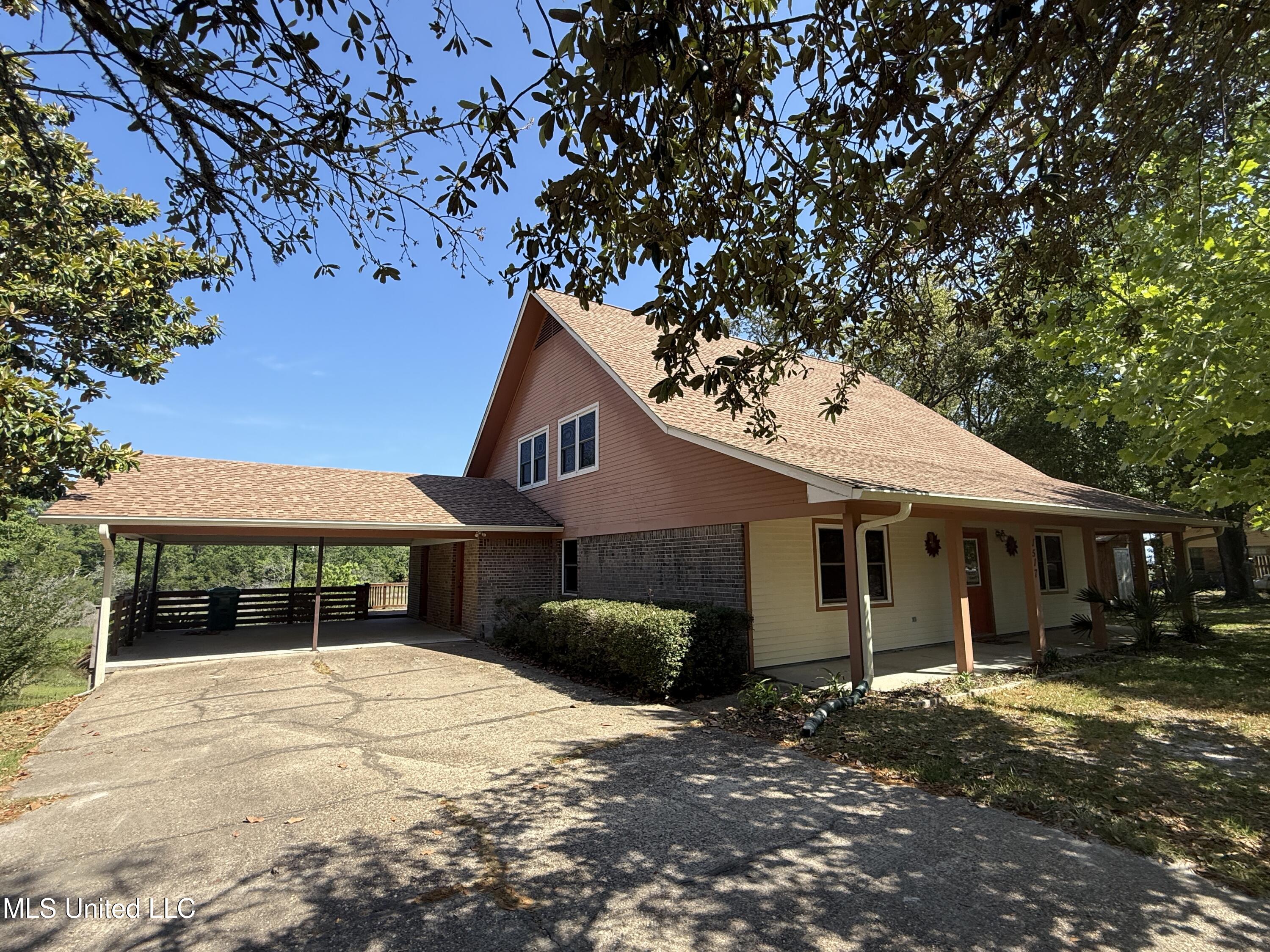 1517 Oak Leaf Circle Property Photo 7