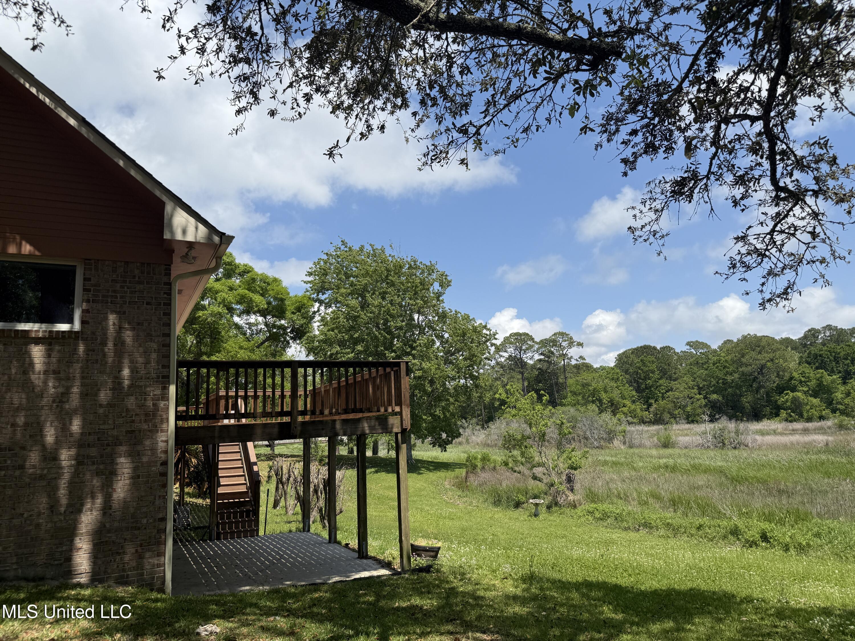 1517 Oak Leaf Circle Property Photo 10