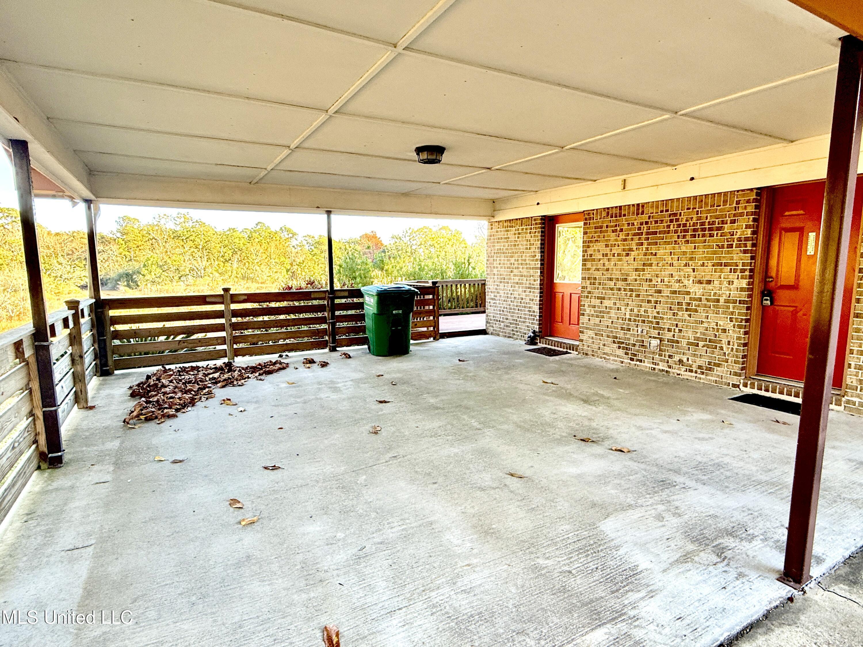 1517 Oak Leaf Circle Property Photo 12