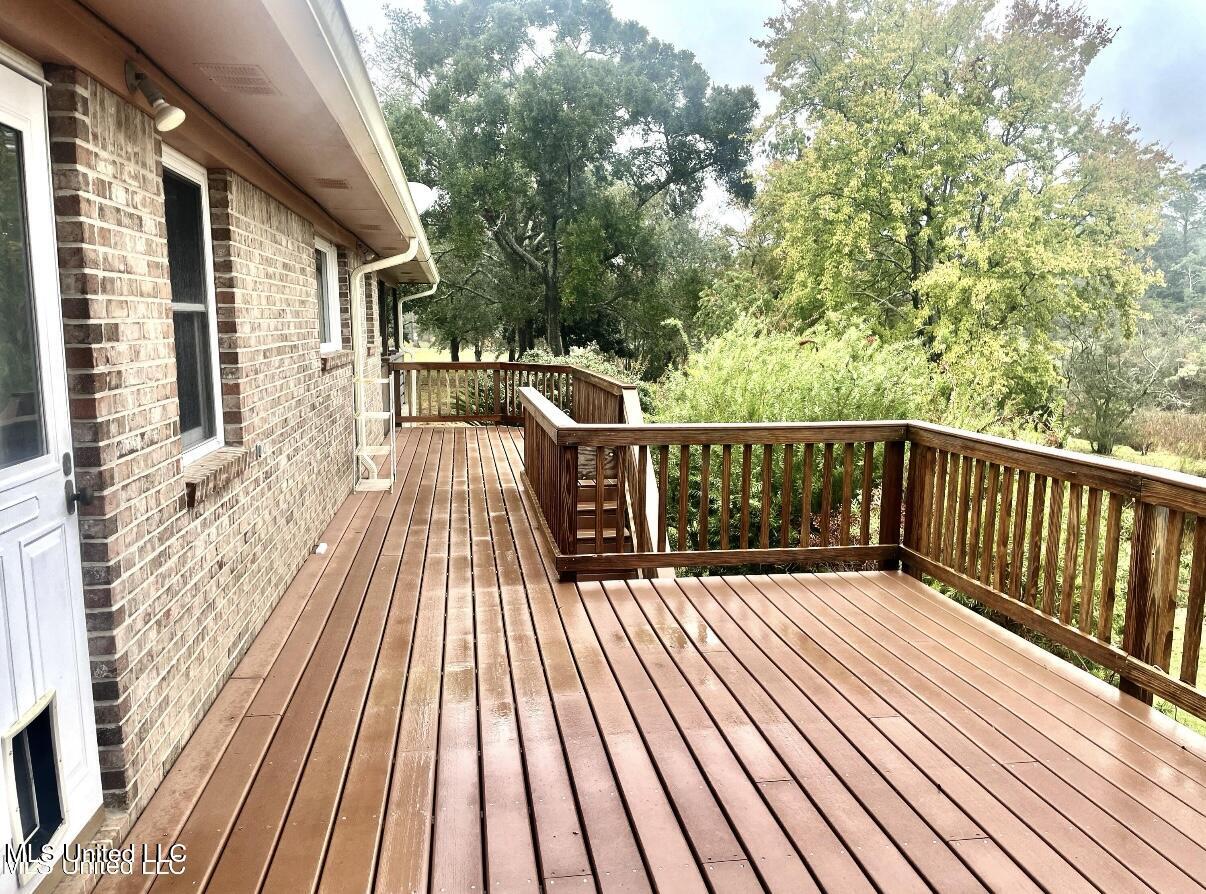 1517 Oak Leaf Circle Property Photo 16