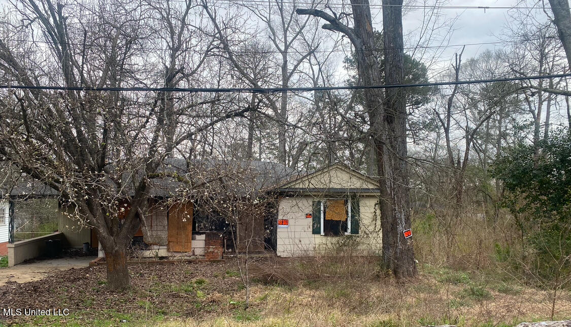 2712 Hillside Drive Property Photo 1
