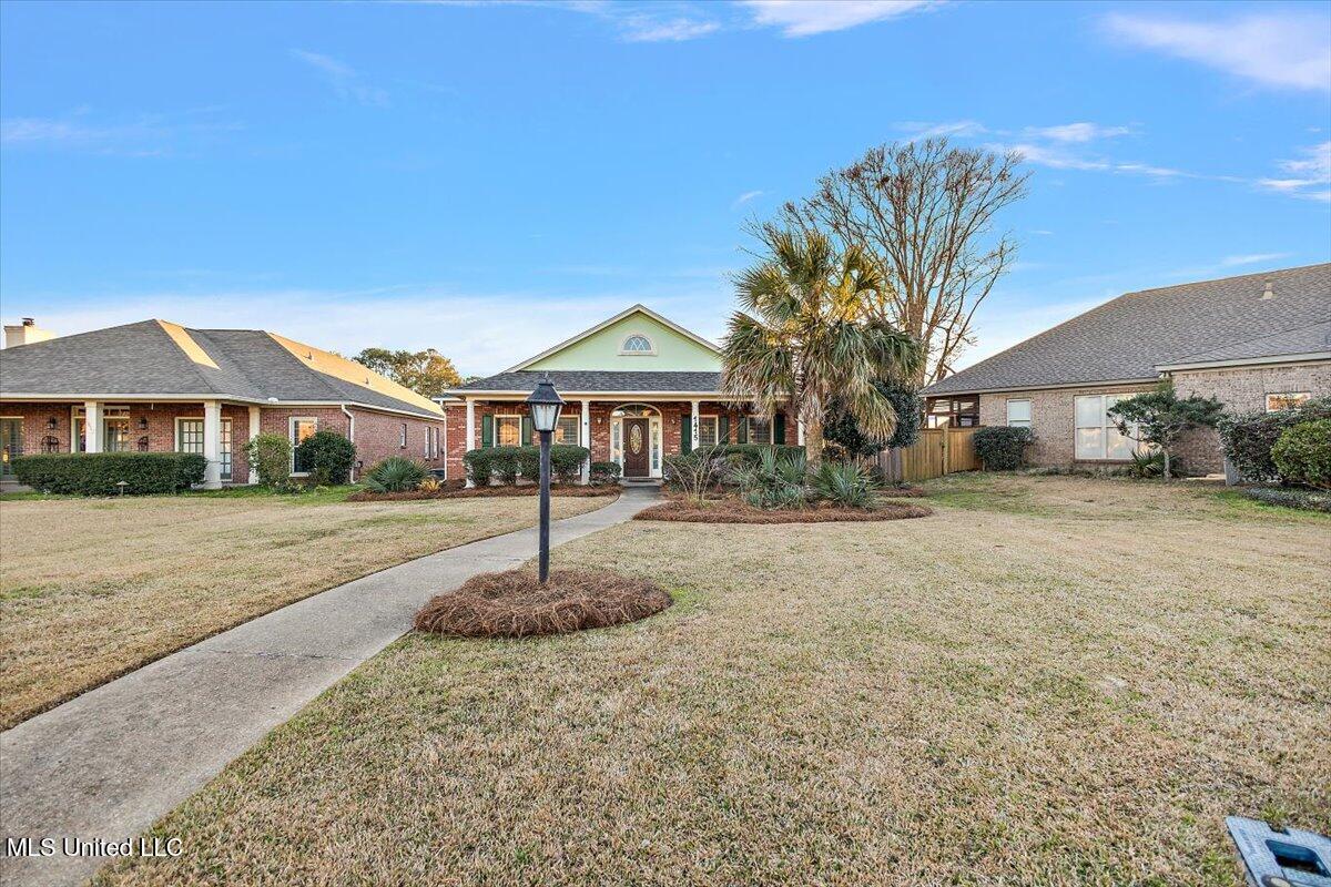 1415 Windrose Drive Property Photo 4